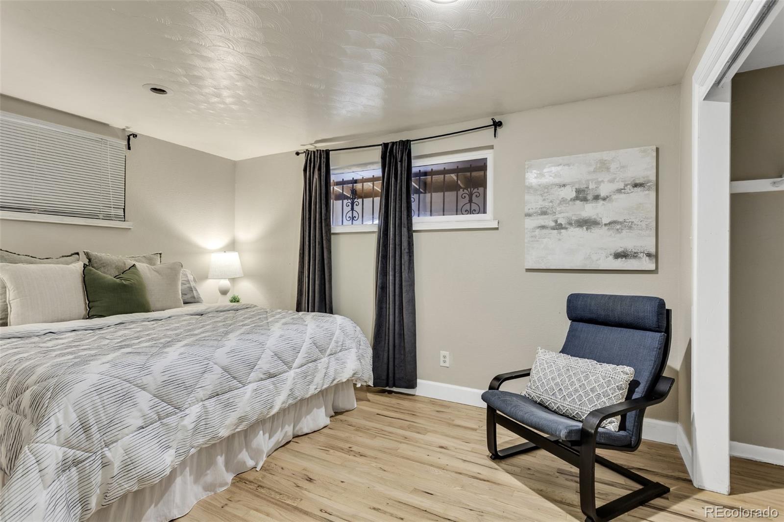 MLS Image #7 for 4971 w hurst place,denver, Colorado