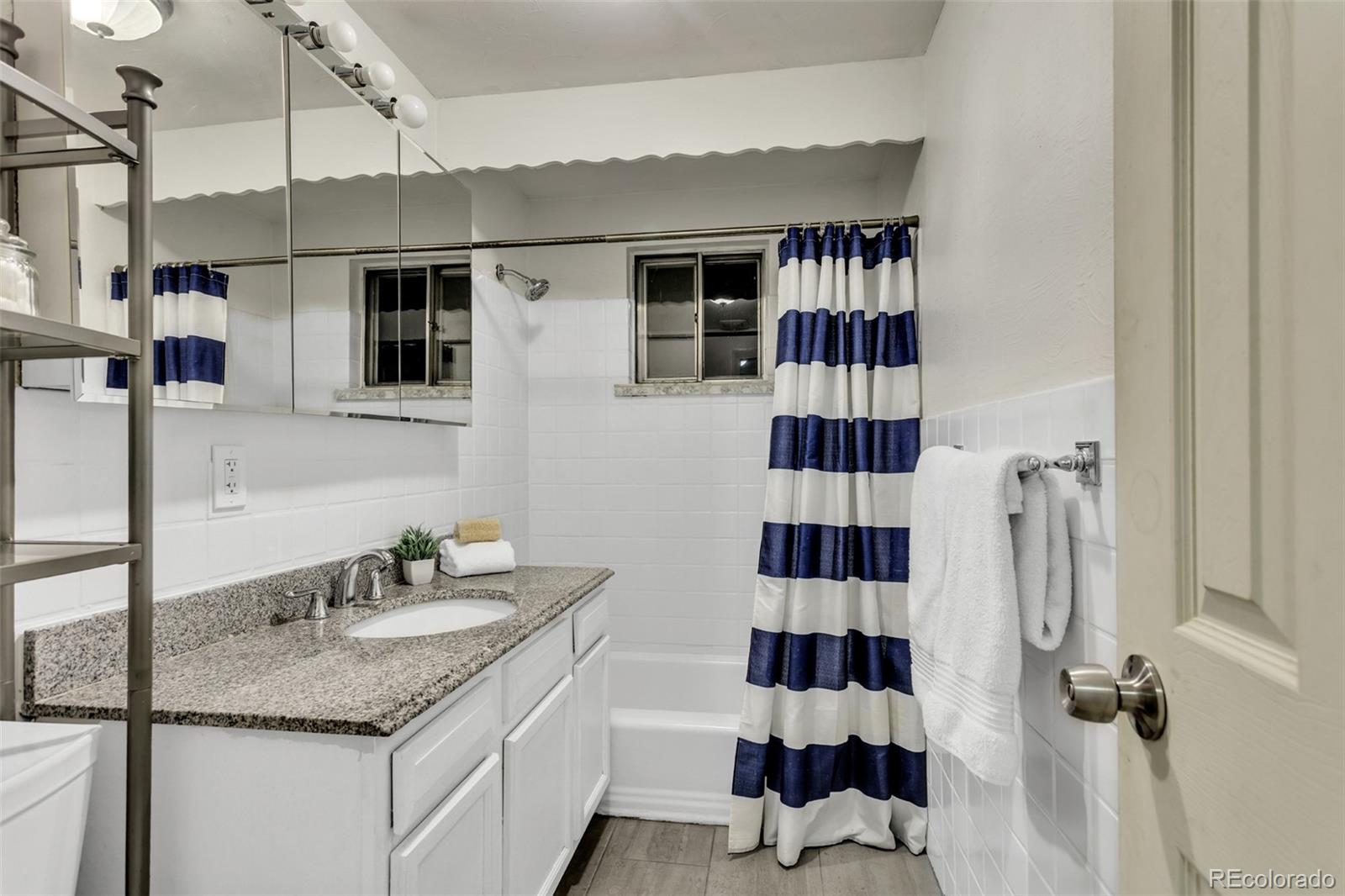 MLS Image #8 for 4971 w hurst place,denver, Colorado