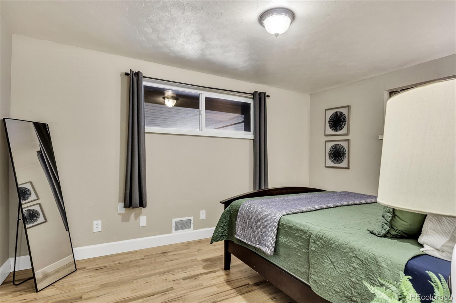 MLS Image #9 for 4971 w hurst place,denver, Colorado