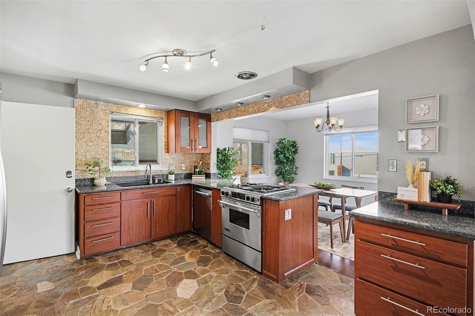 MLS Image #2 for 1501 s york street,denver, Colorado