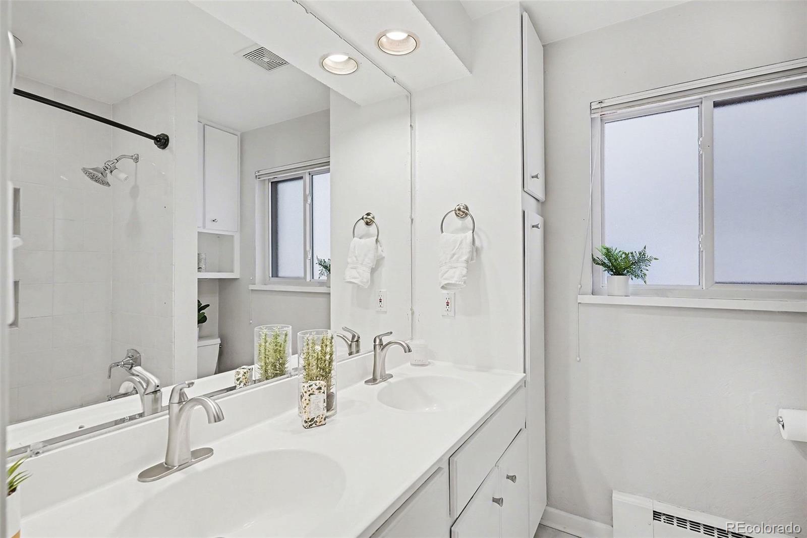 MLS Image #8 for 1501 s york street,denver, Colorado