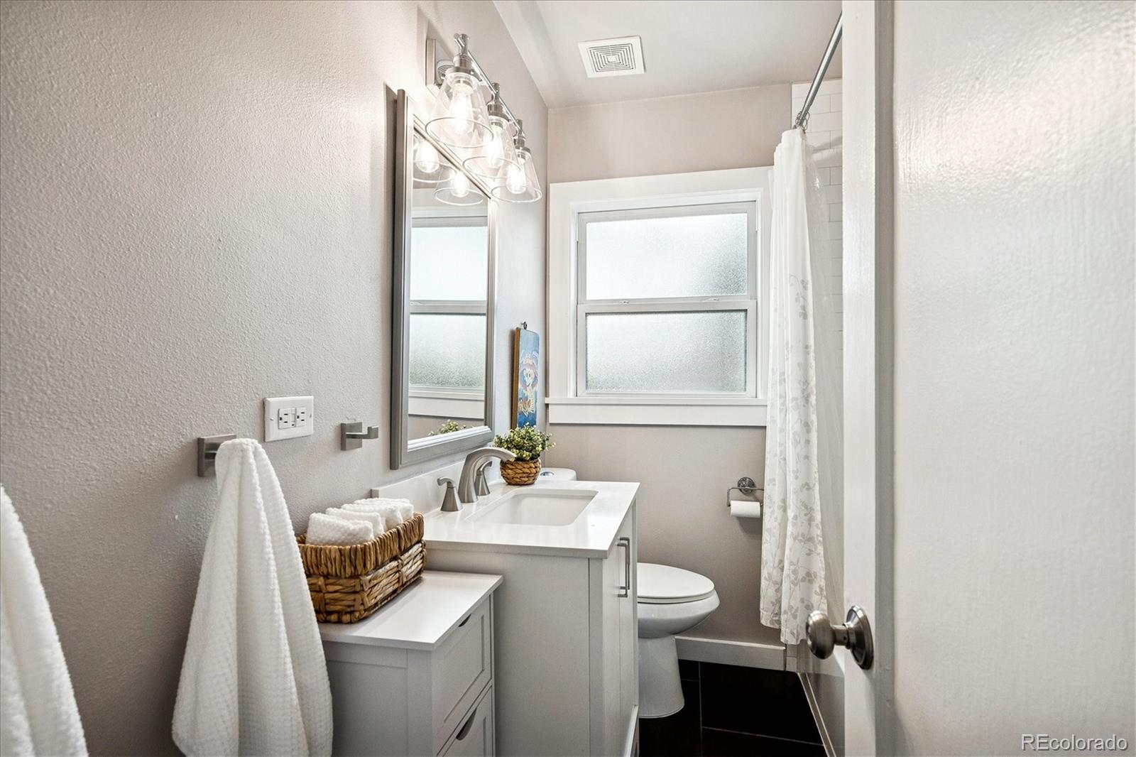 MLS Image #11 for 1700  xenia street,denver, Colorado