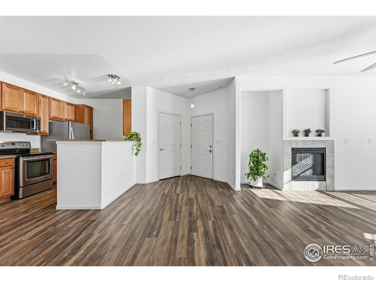 MLS Image #5 for 1425  blue sky circle 15-105,erie, Colorado