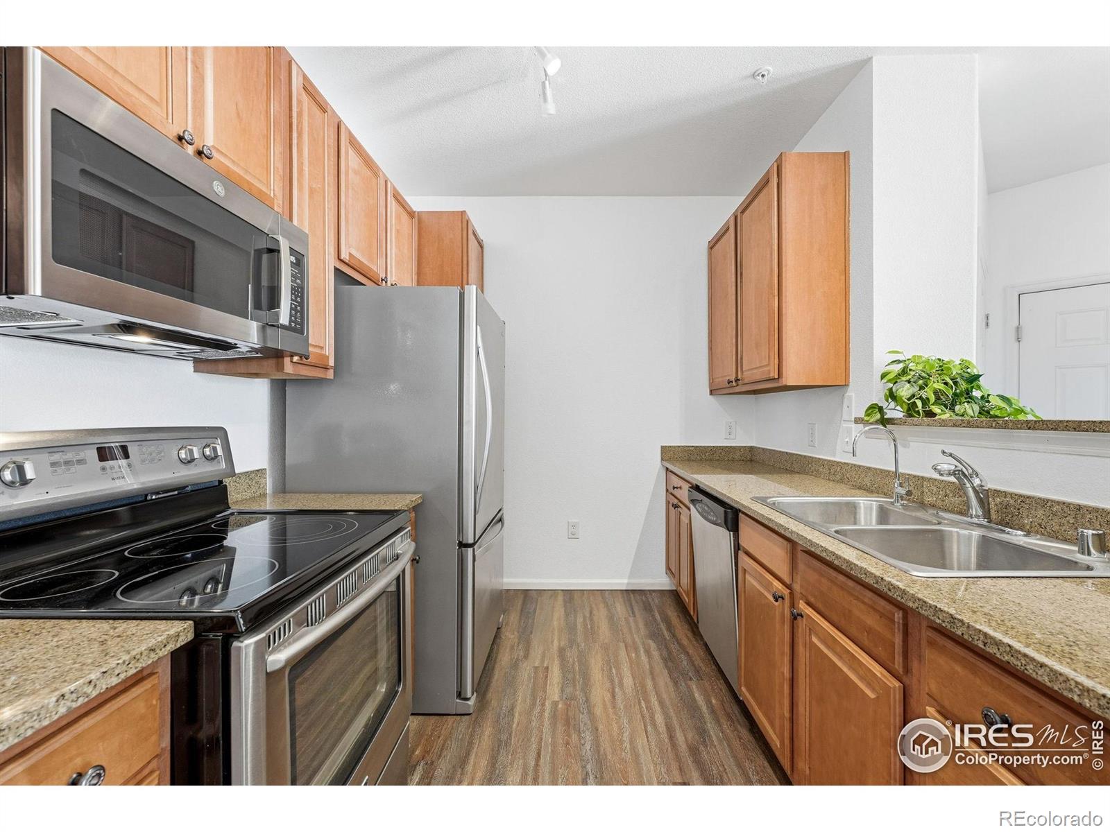 MLS Image #9 for 1425  blue sky circle 15-105,erie, Colorado