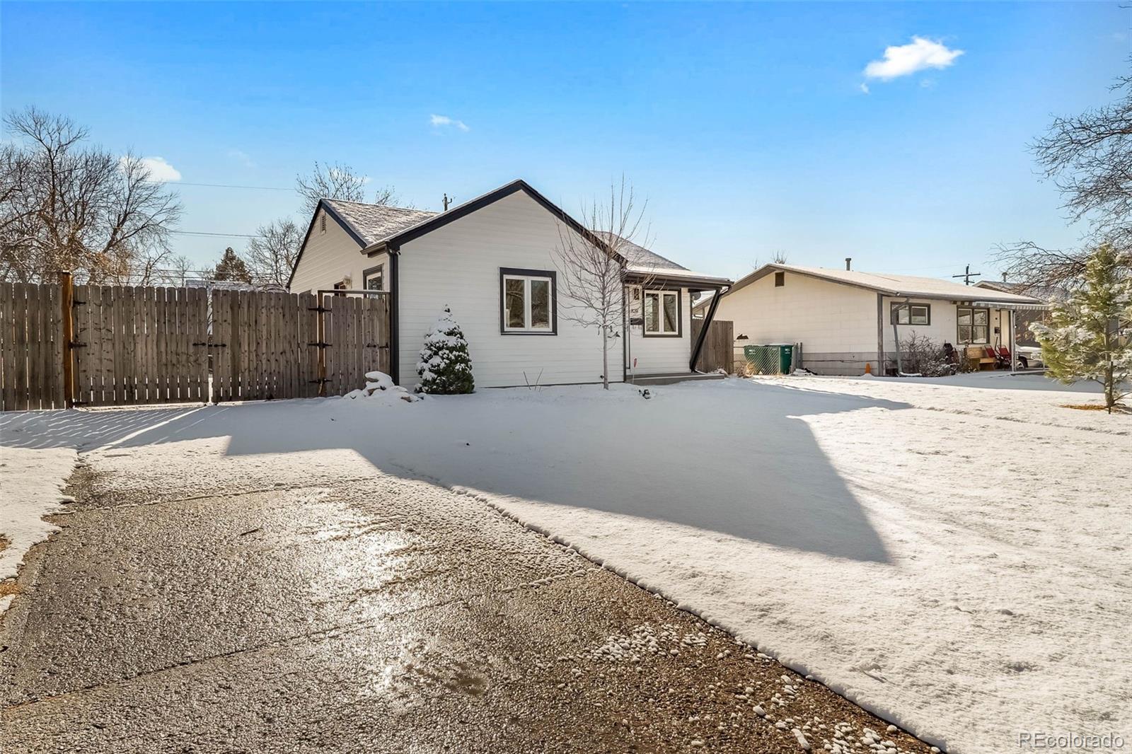MLS Image #1 for 820  moline street,aurora, Colorado