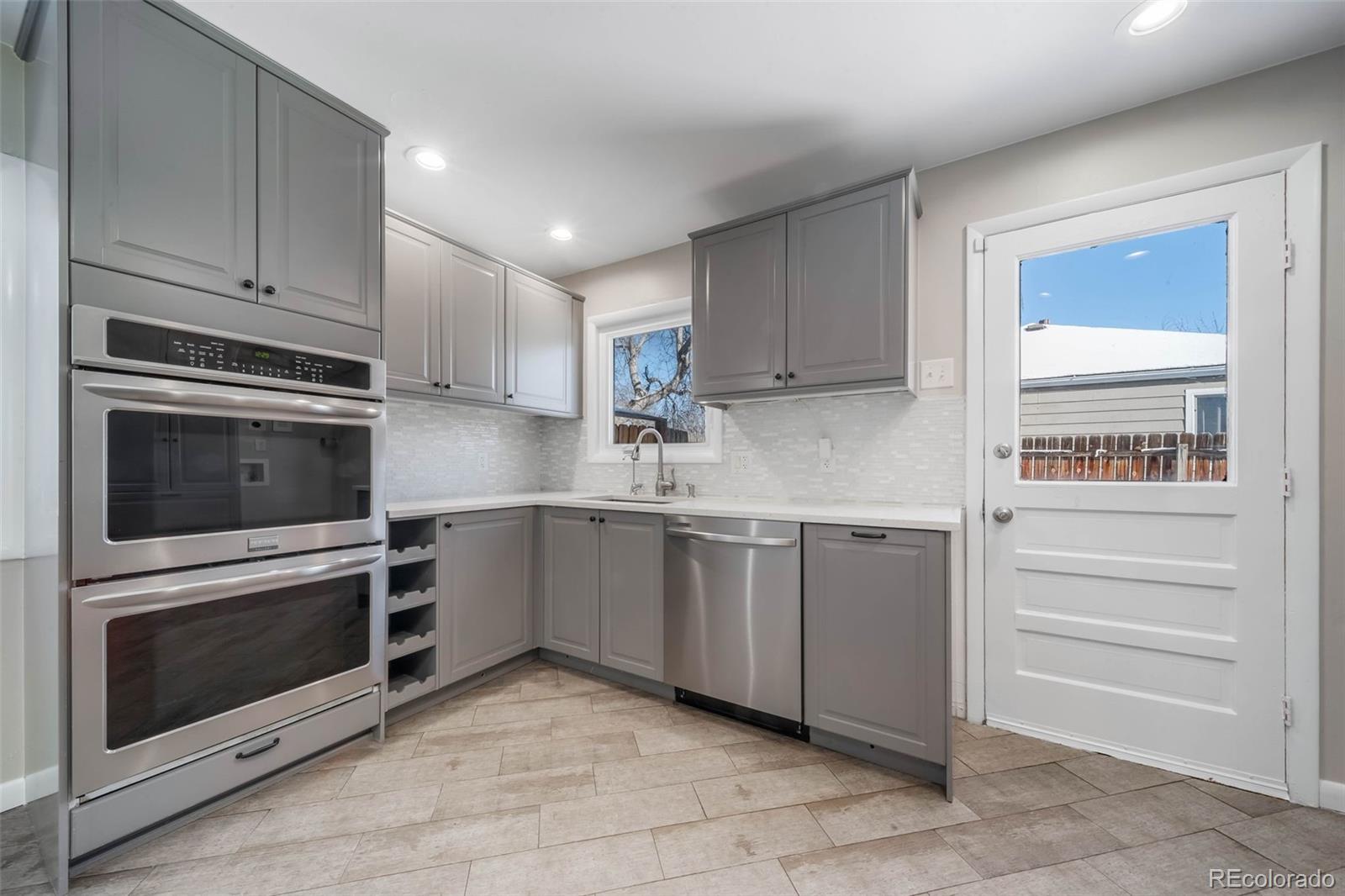 MLS Image #14 for 820  moline street,aurora, Colorado