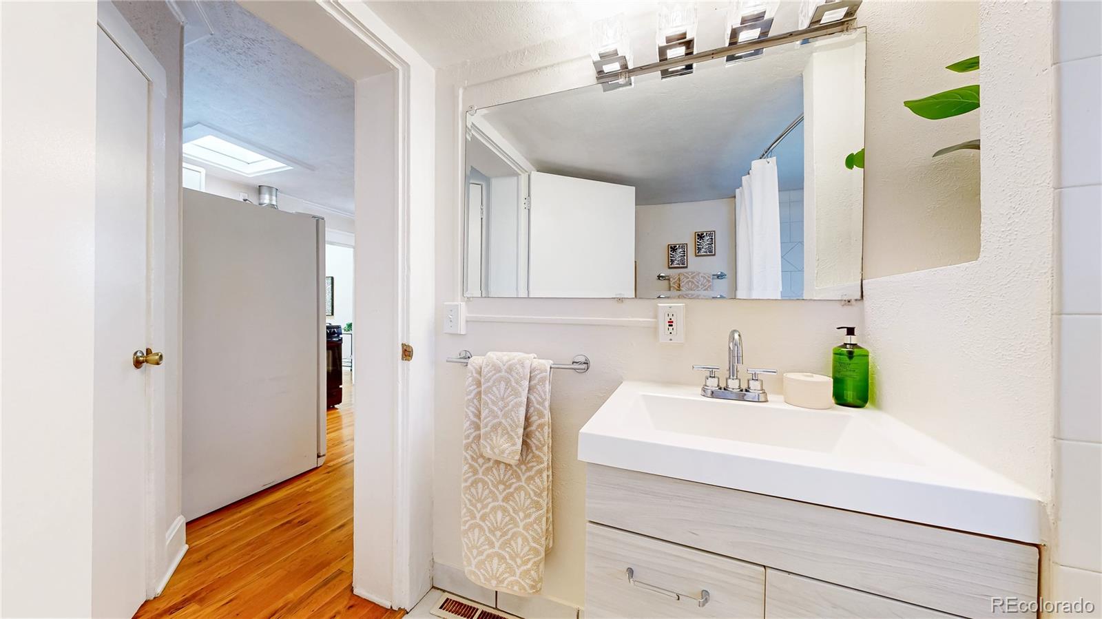 MLS Image #15 for 39 n clarkson street,denver, Colorado