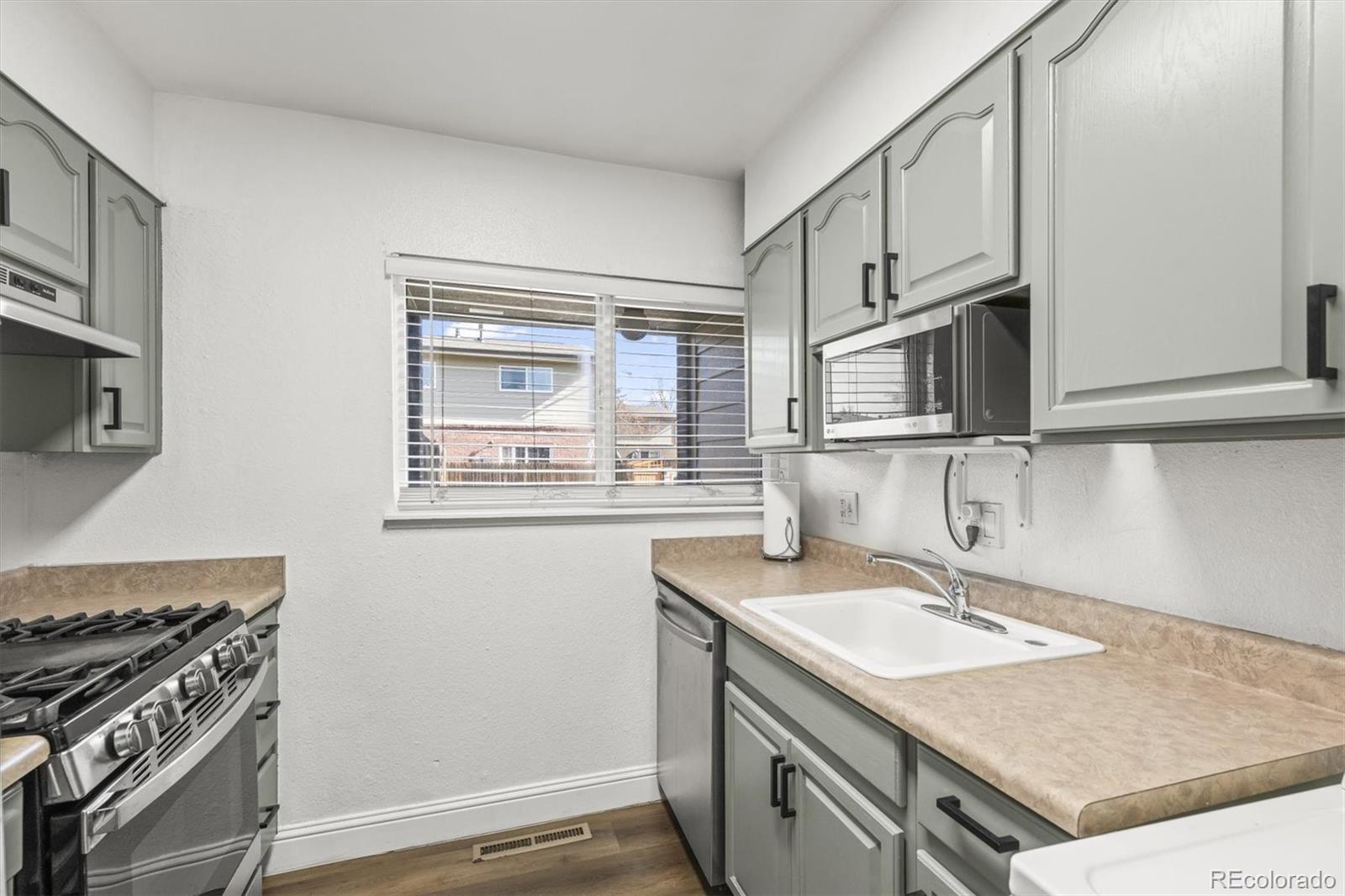 MLS Image #10 for 8075  wolff street,westminster, Colorado