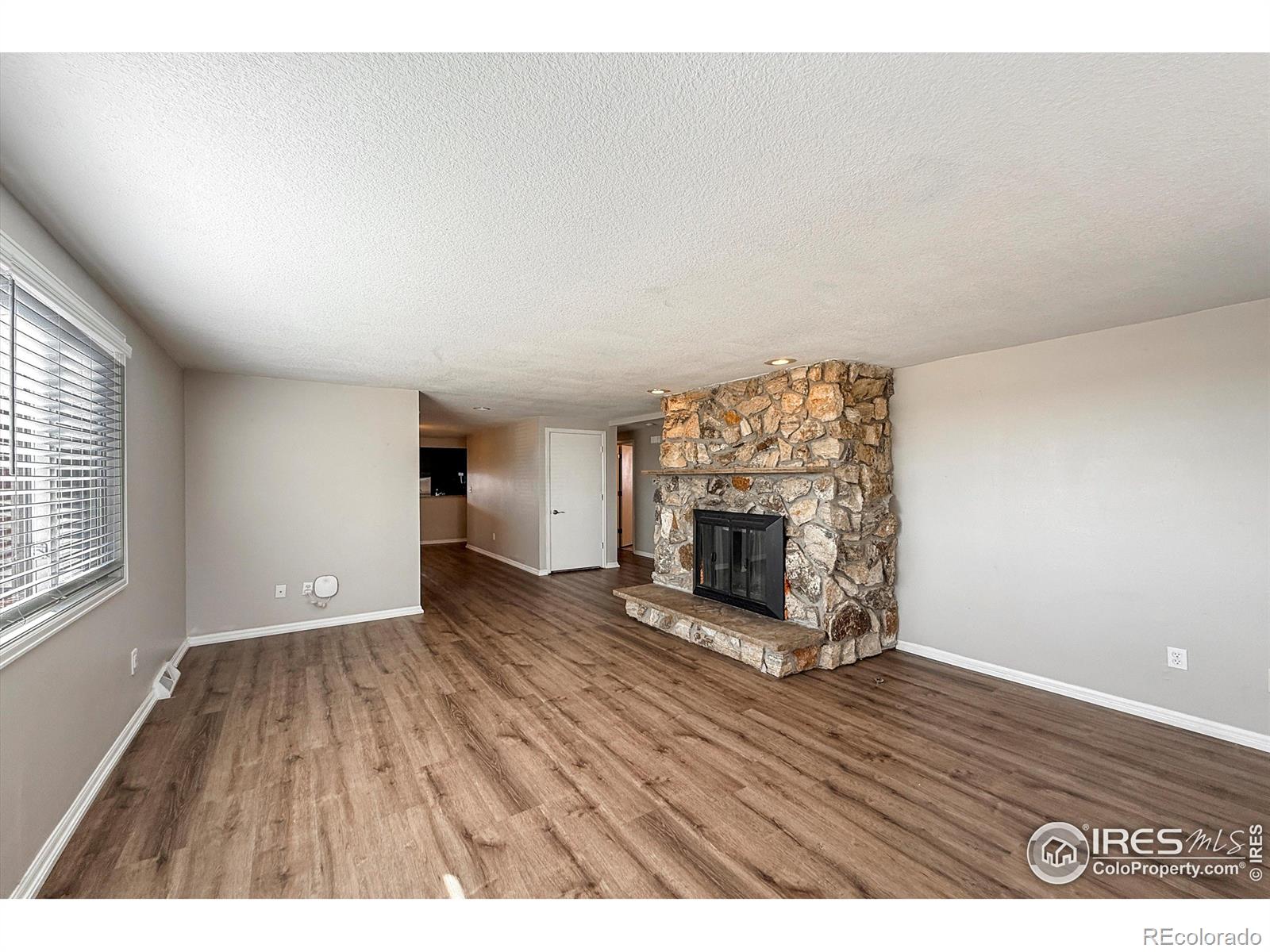 MLS Image #4 for 37201  northwest drive,windsor, Colorado