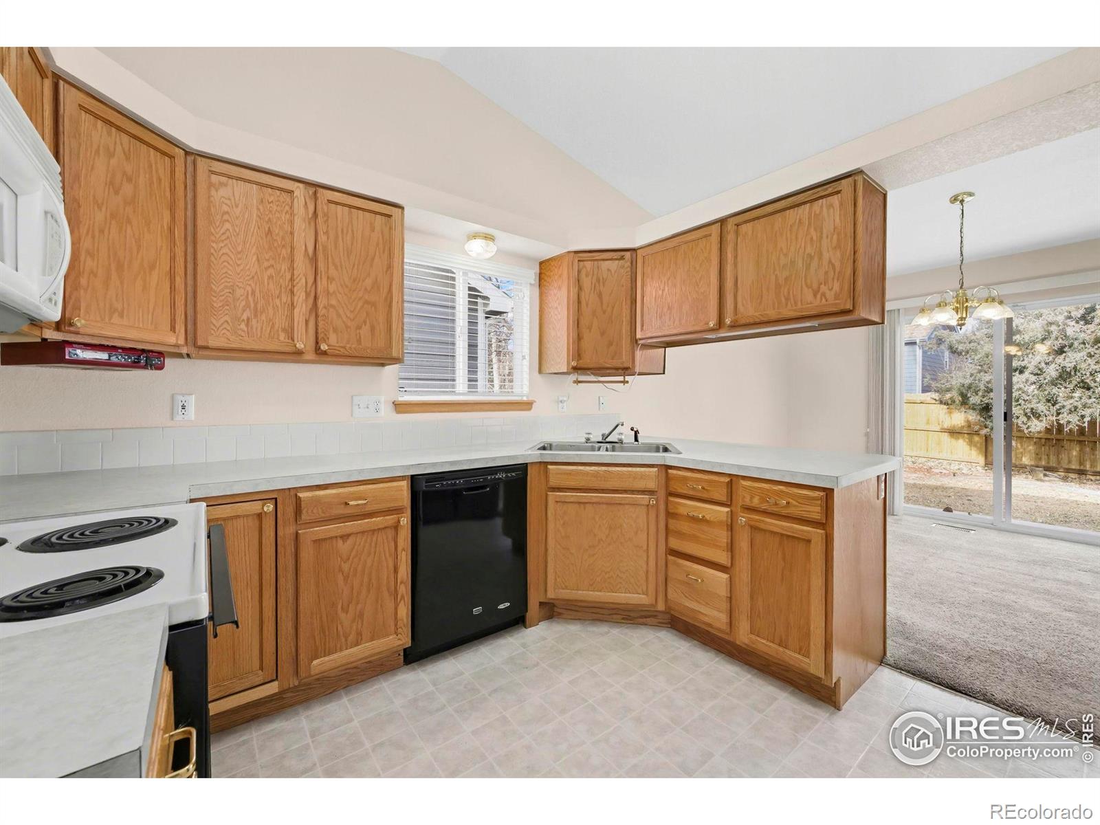 MLS Image #9 for 1905  greenbriar court,johnstown, Colorado