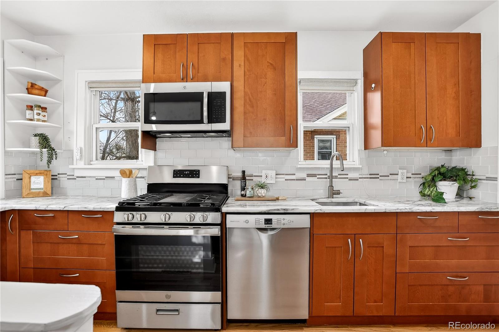 MLS Image #10 for 1458 s logan street,denver, Colorado