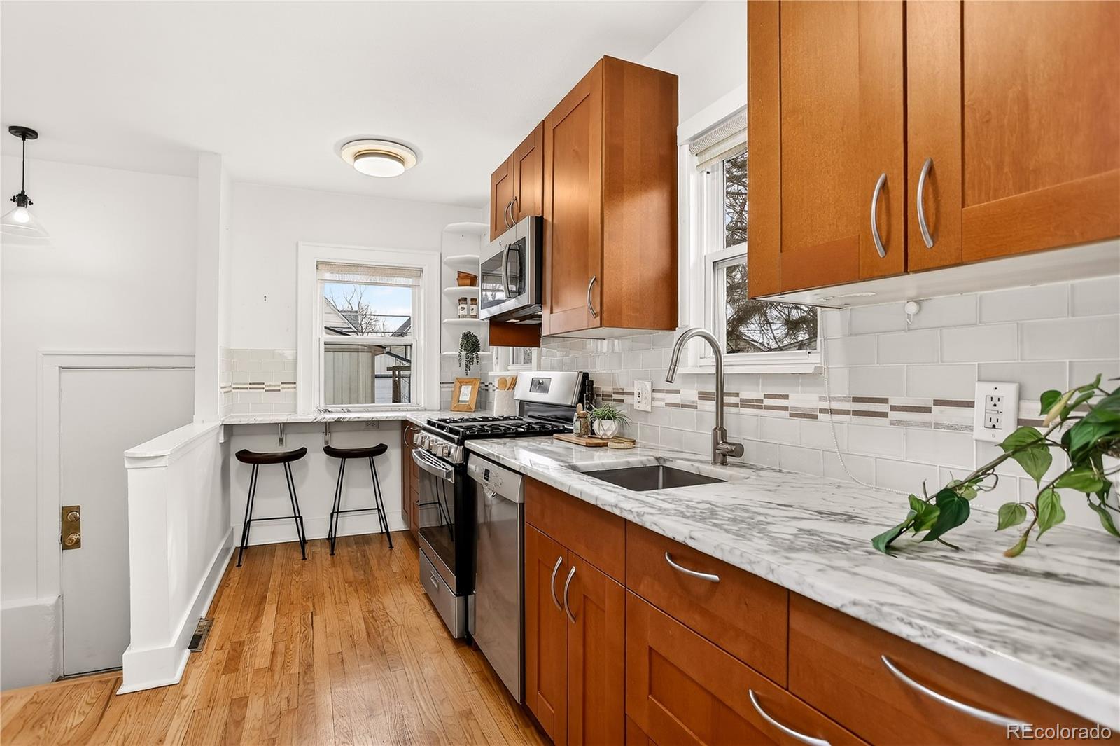 MLS Image #11 for 1458 s logan street,denver, Colorado