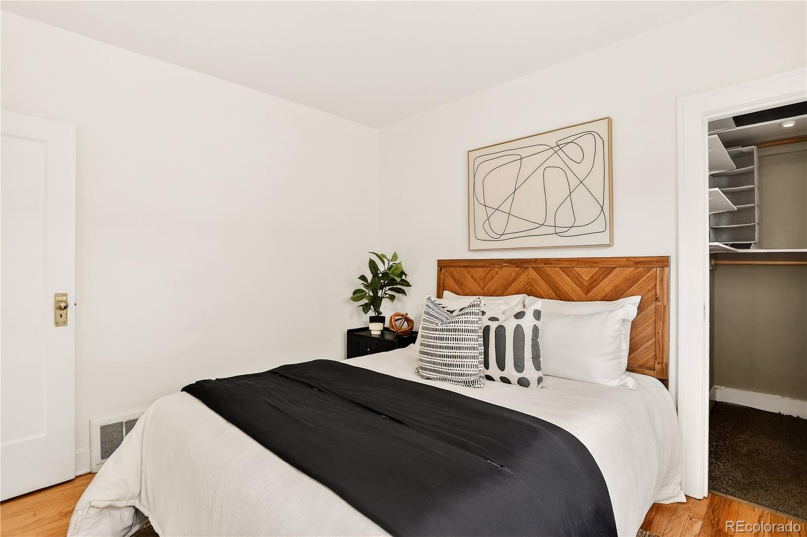 MLS Image #16 for 1458 s logan street,denver, Colorado