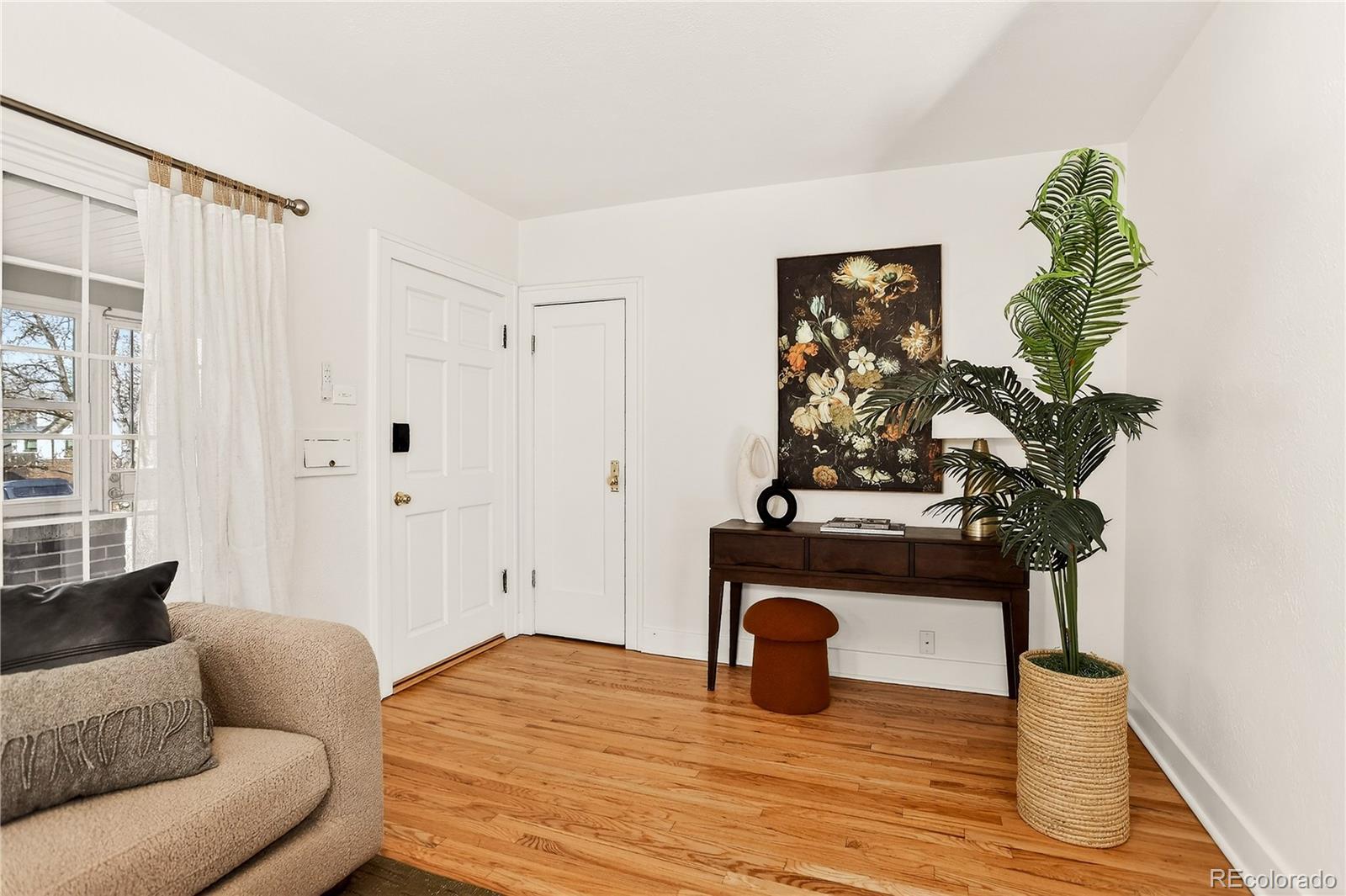 MLS Image #6 for 1458 s logan street,denver, Colorado