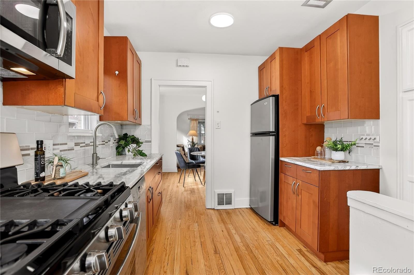 MLS Image #9 for 1458 s logan street,denver, Colorado