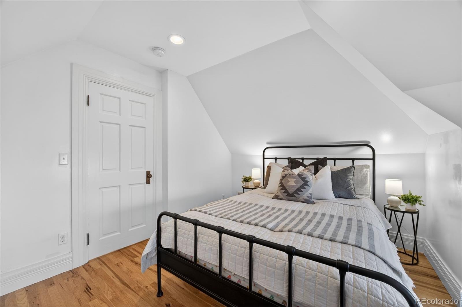 MLS Image #19 for 1554 n marion street,denver, Colorado