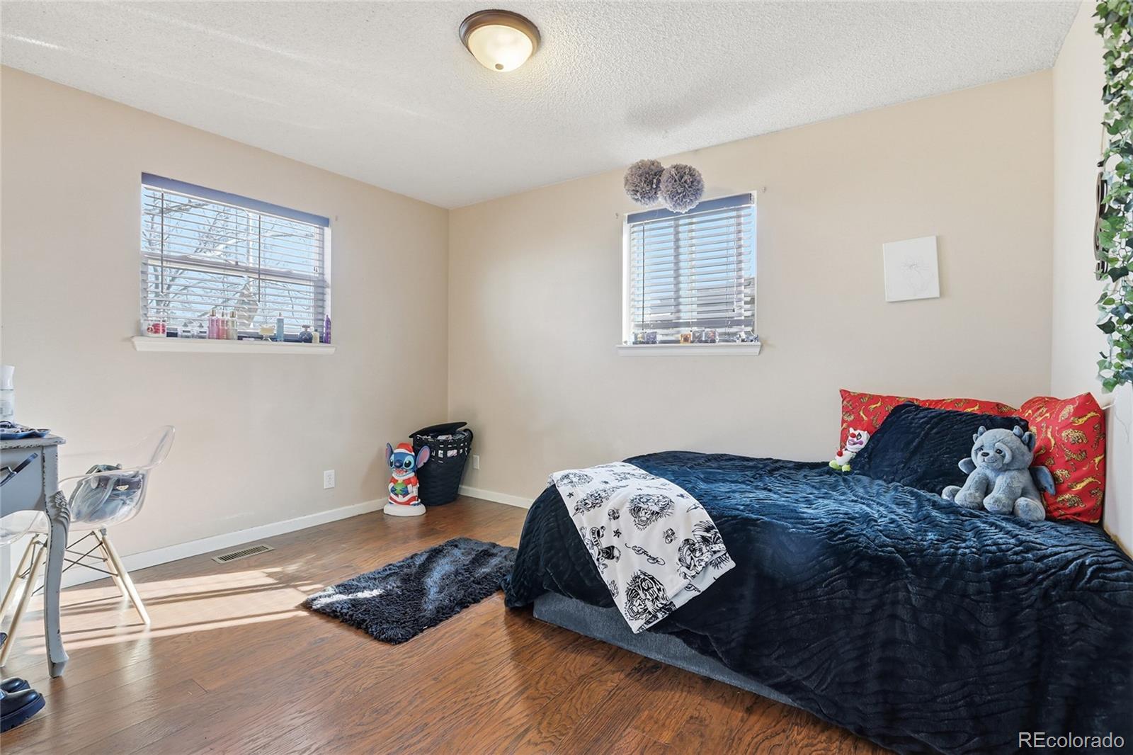 MLS Image #13 for 12840 e 55th avenue,denver, Colorado