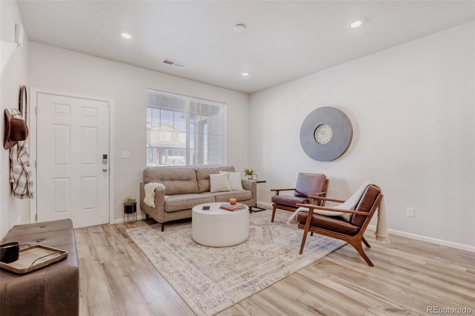 MLS Image #5 for 6089 n liverpool street,aurora, Colorado