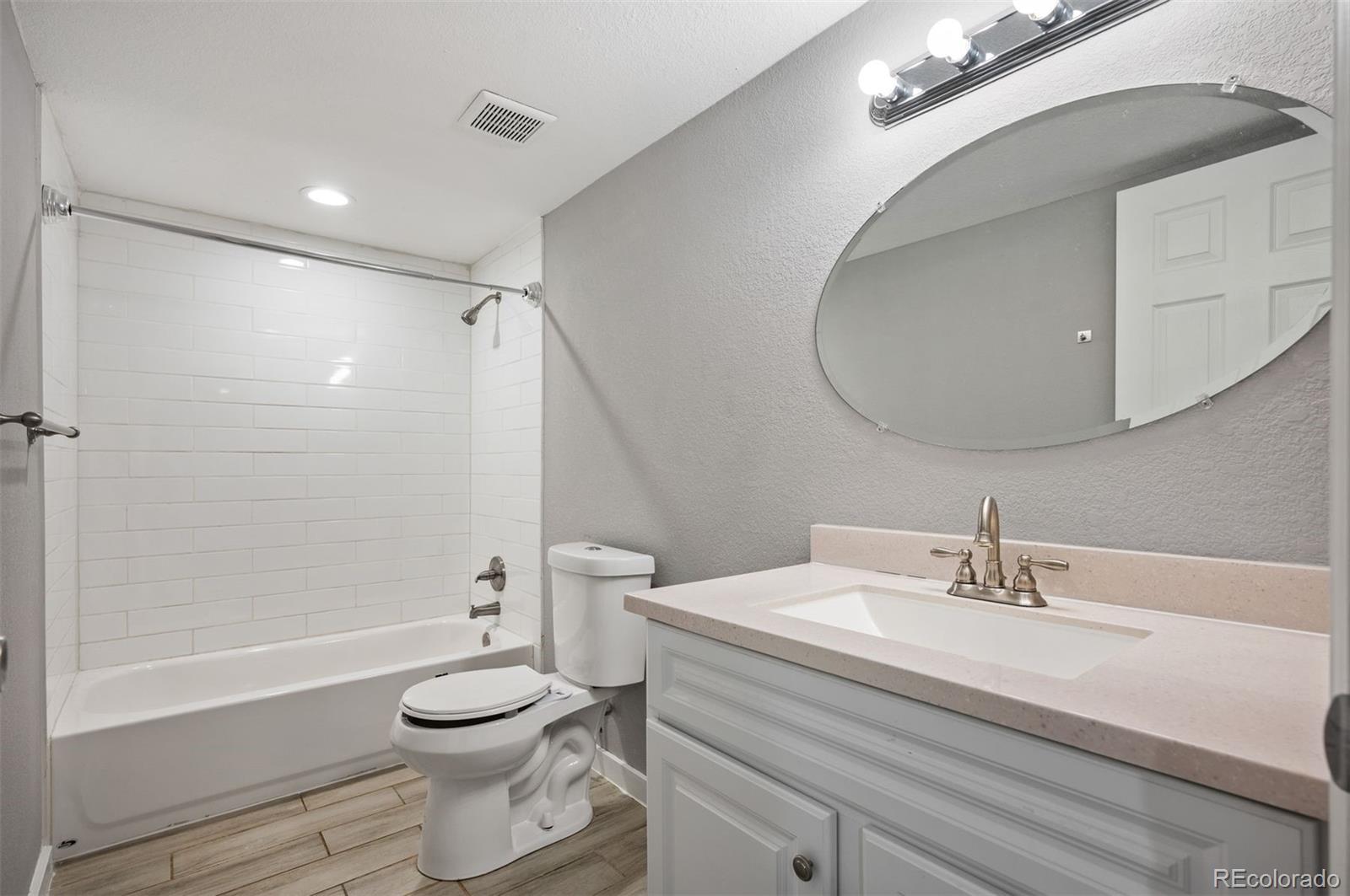 MLS Image #10 for 1422 n quebec street,denver, Colorado