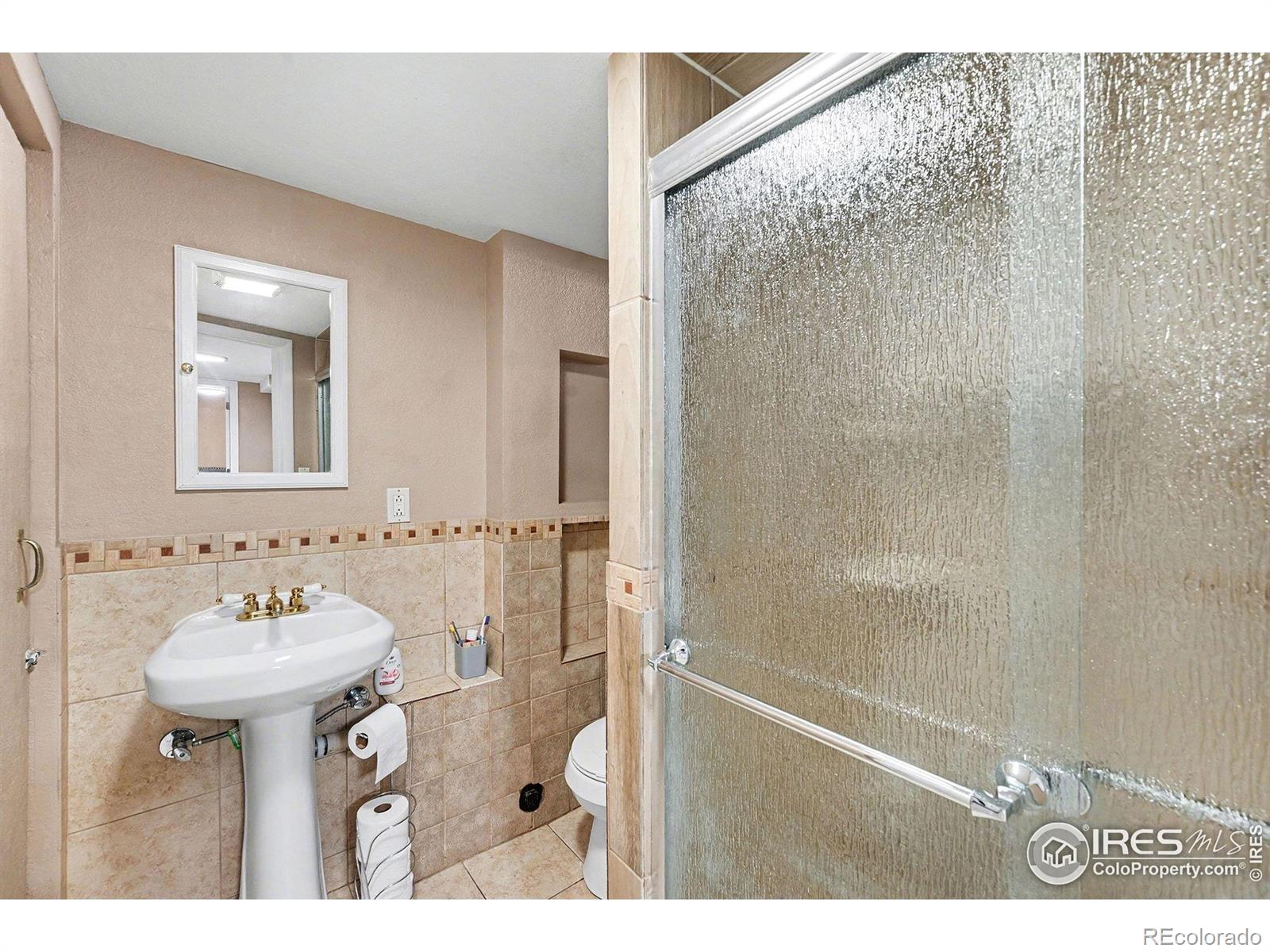 MLS Image #11 for 2751 s yates street,denver, Colorado