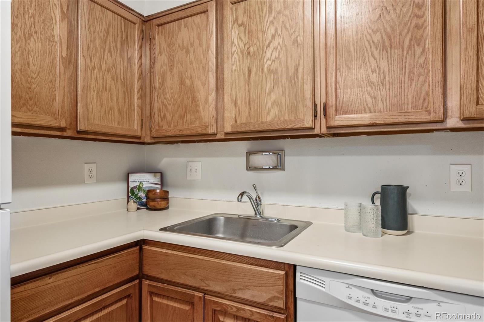 MLS Image #7 for 3324 s ammons street 103,lakewood, Colorado