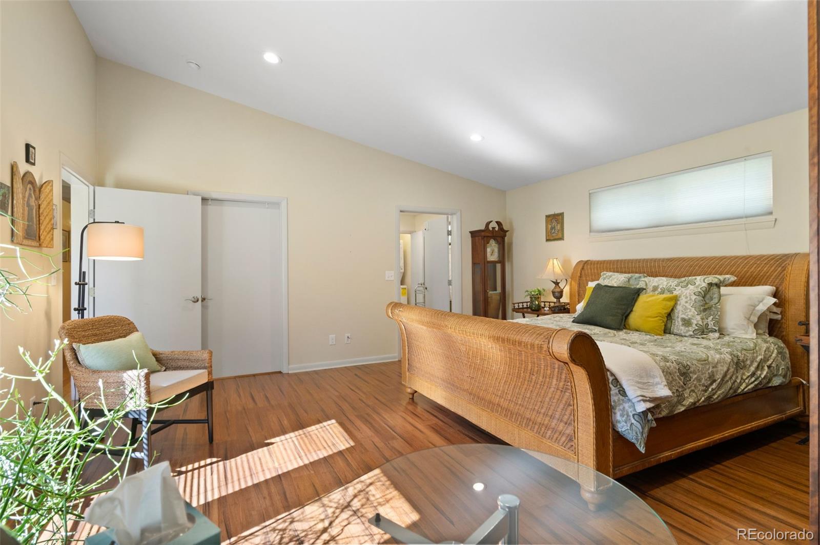 MLS Image #13 for 6530 e colorado drive,denver, Colorado