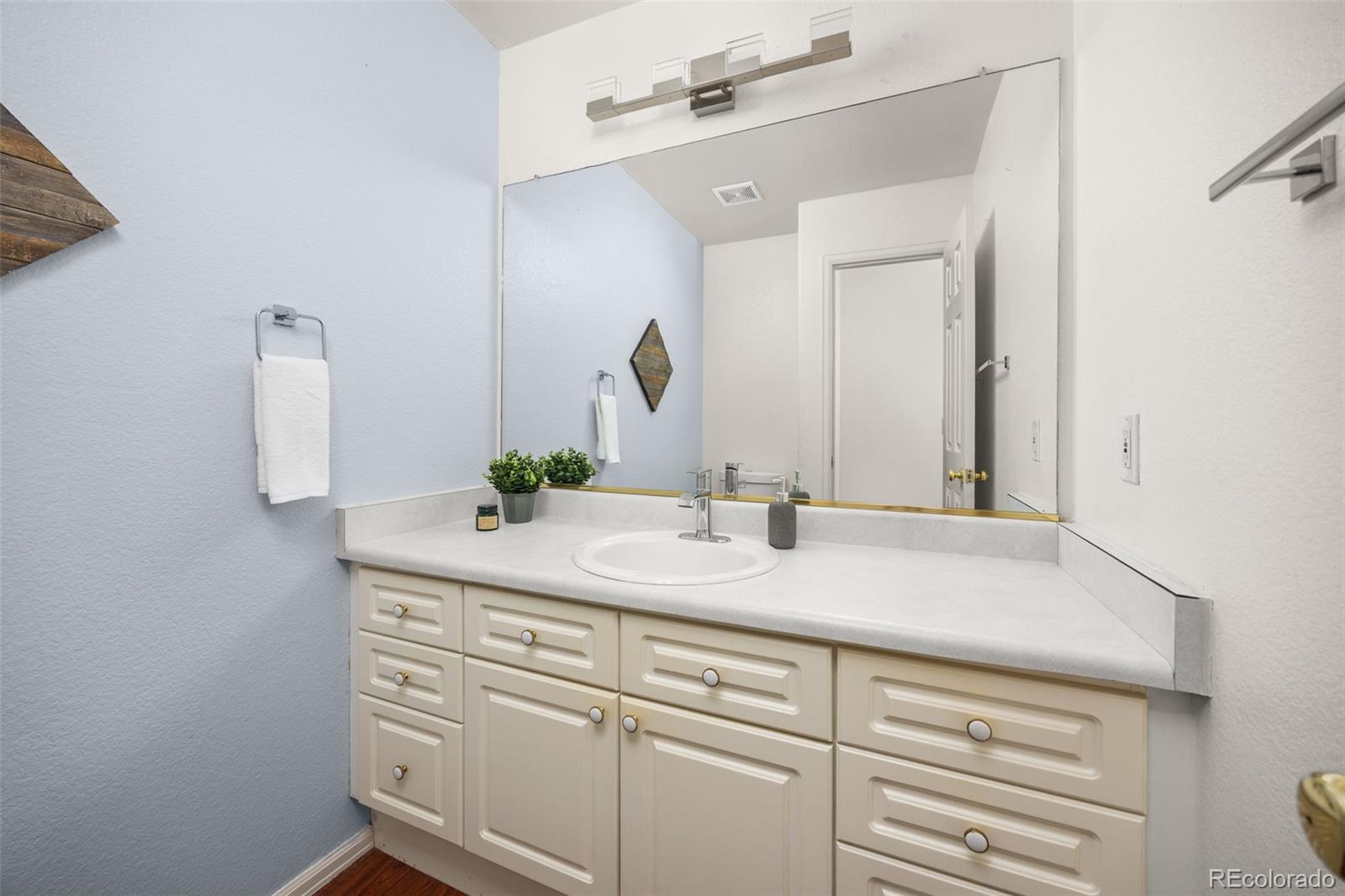 MLS Image #14 for 4301  ceylon street,denver, Colorado