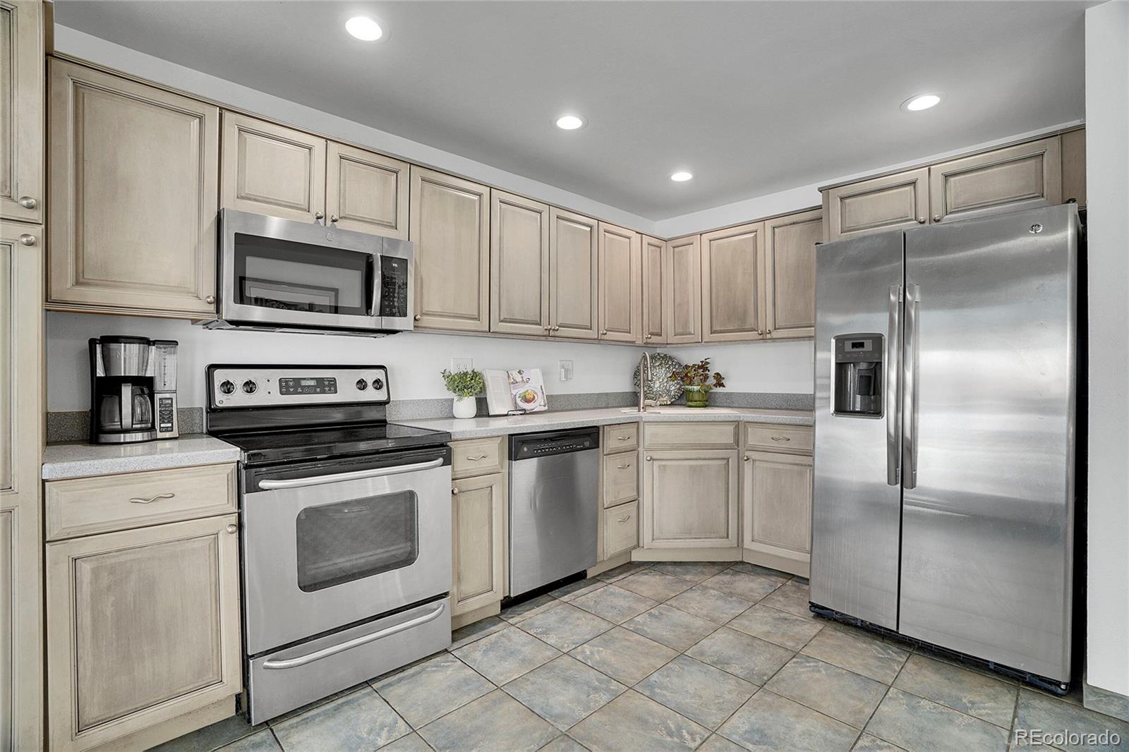 MLS Image #7 for 6552 s dover street,littleton, Colorado