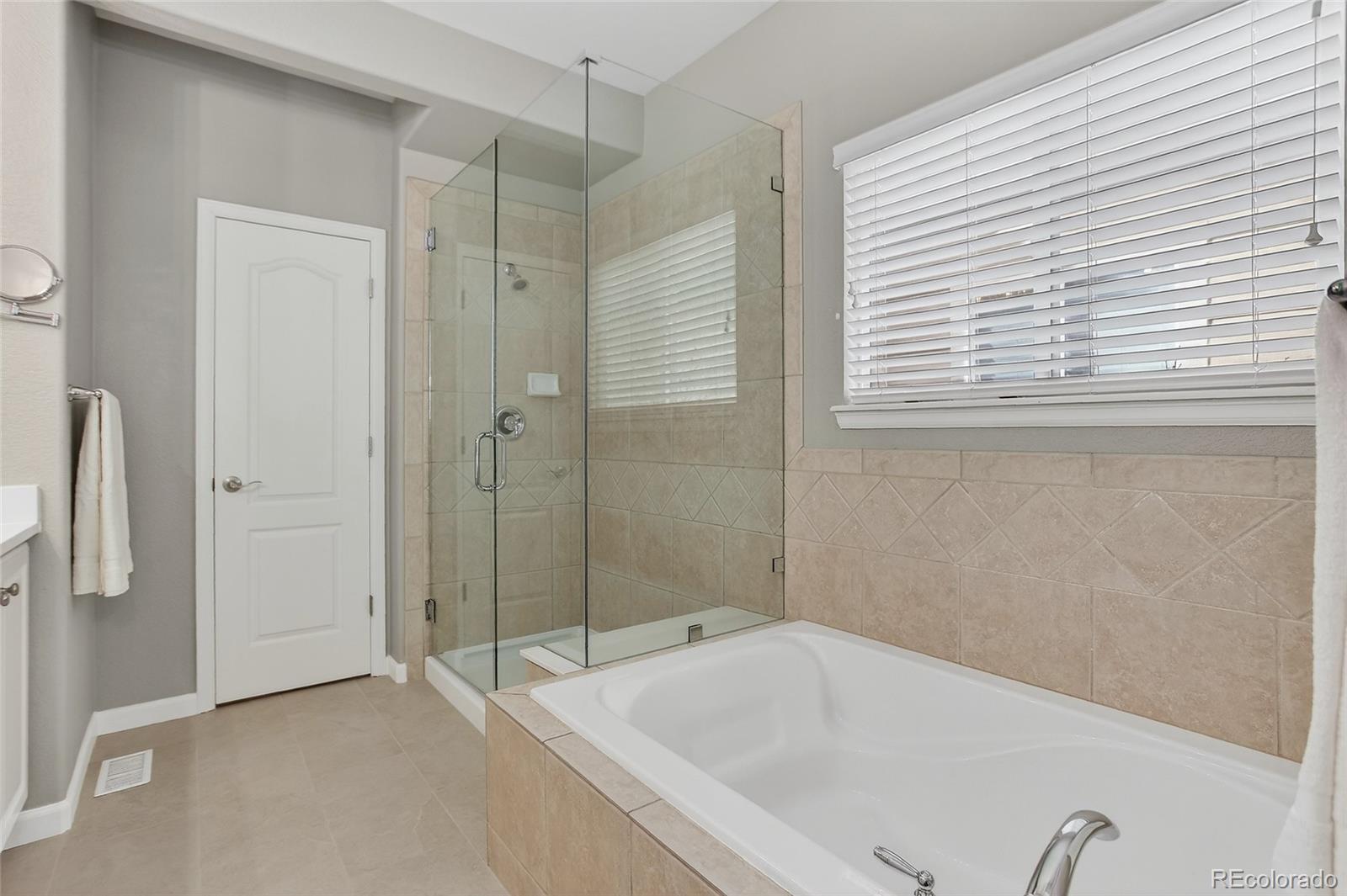 MLS Image #20 for 7153 s versailles way,aurora, Colorado
