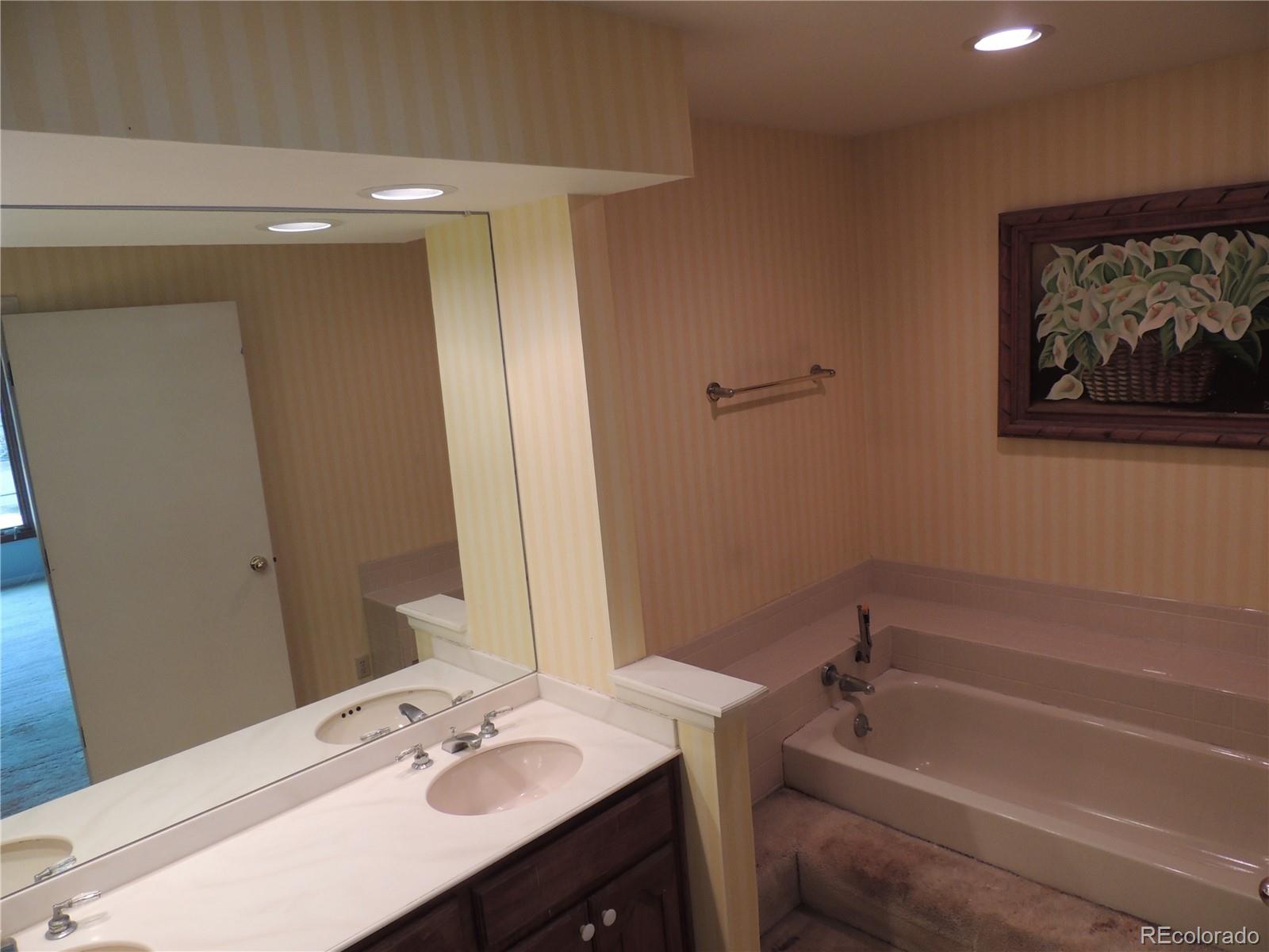 MLS Image #18 for 4530 s verbena street,denver, Colorado