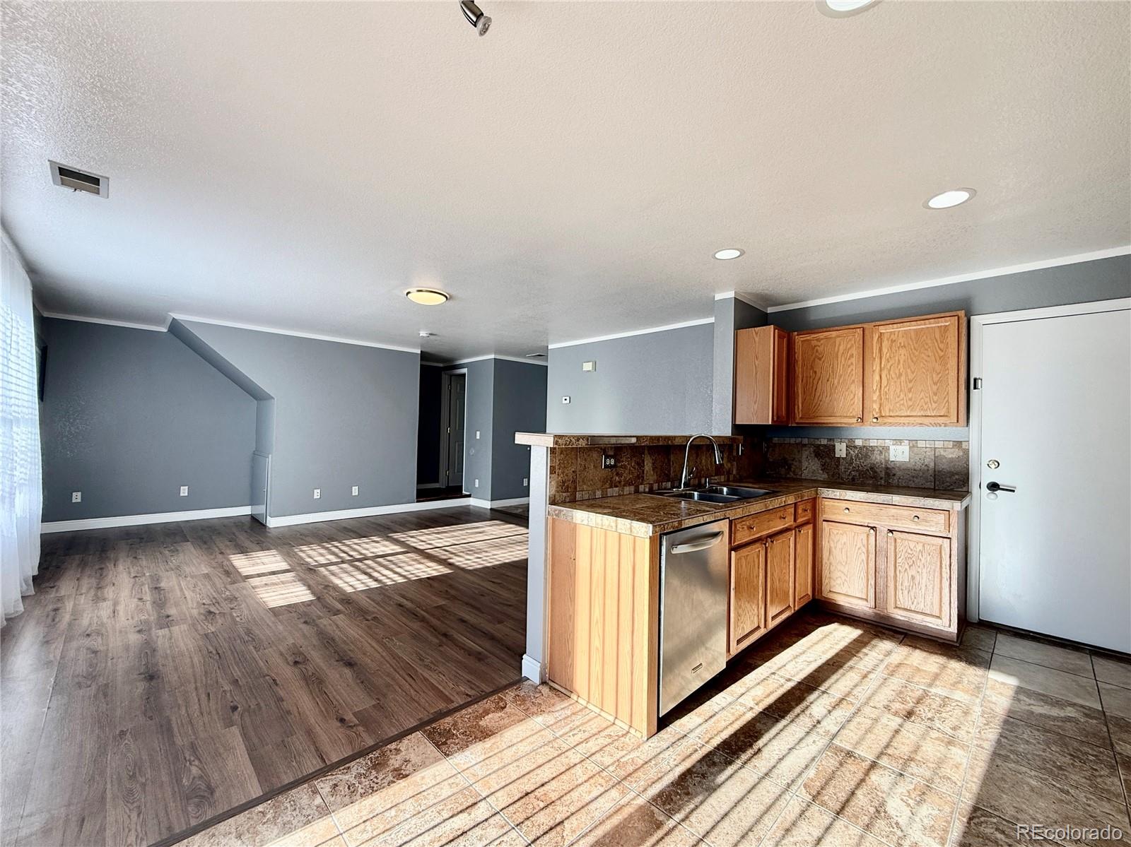 MLS Image #3 for 21984 e crestline lane,aurora, Colorado