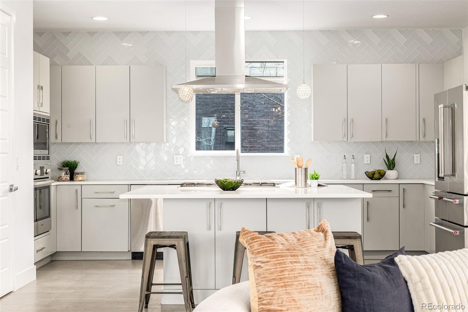 MLS Image #9 for 8565 e 50th drive,denver, Colorado