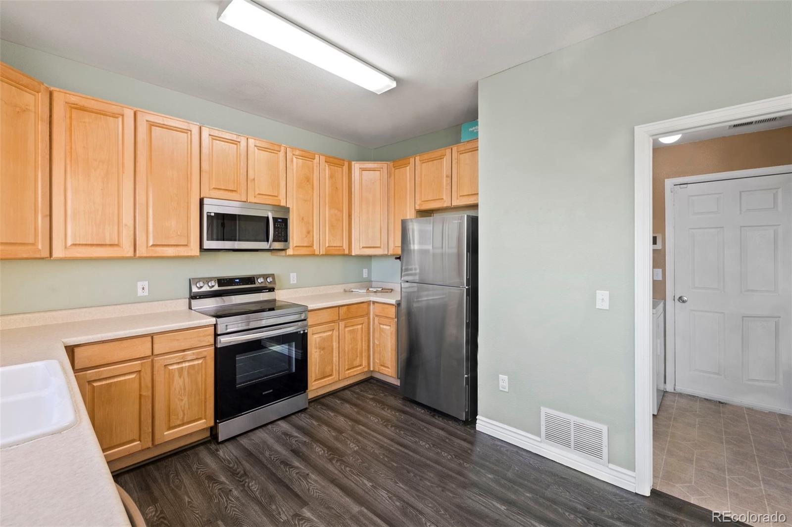 MLS Image #14 for 886  square dance lane,fountain, Colorado