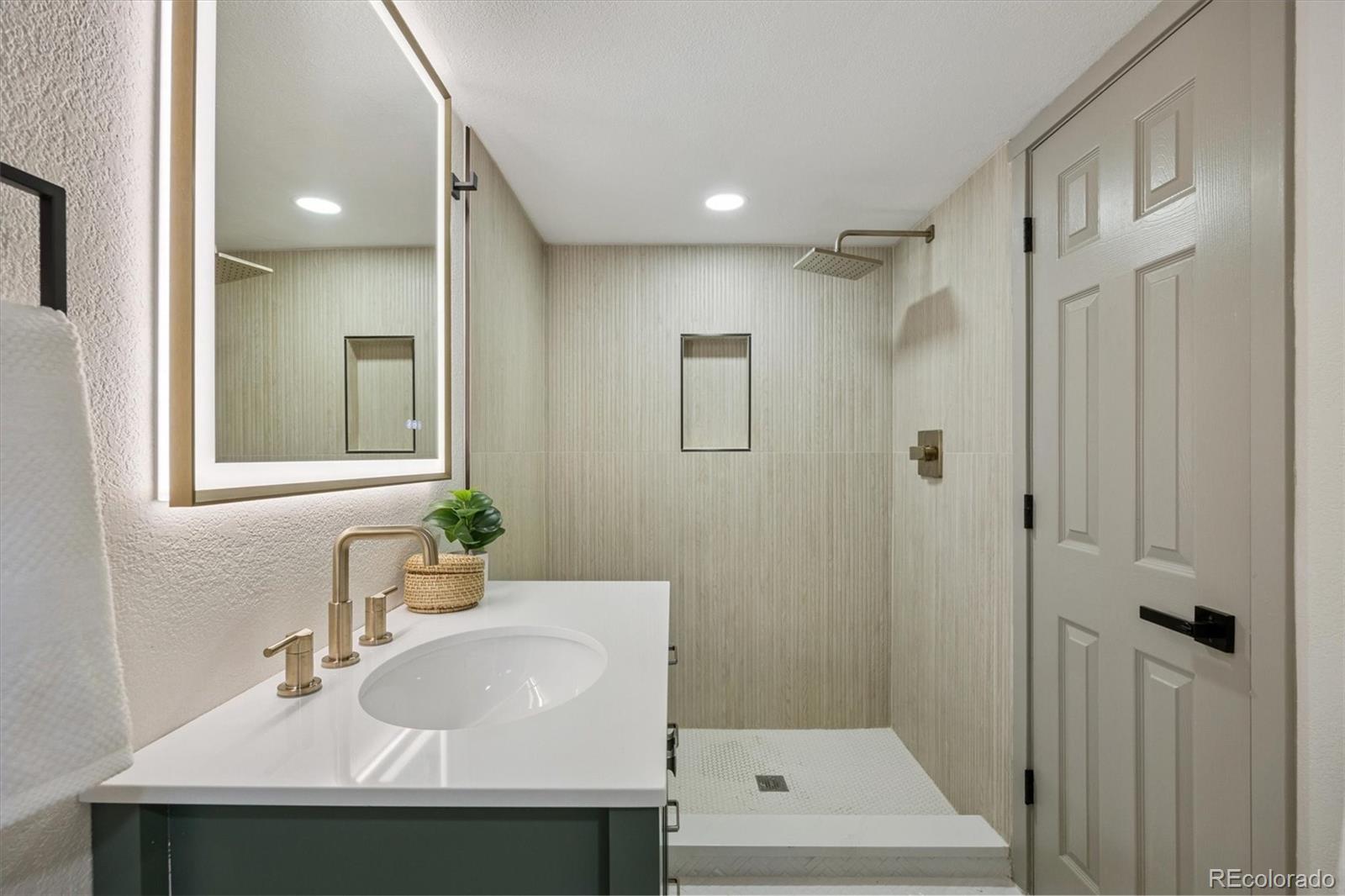 MLS Image #25 for 707 w easter avenue,littleton, Colorado