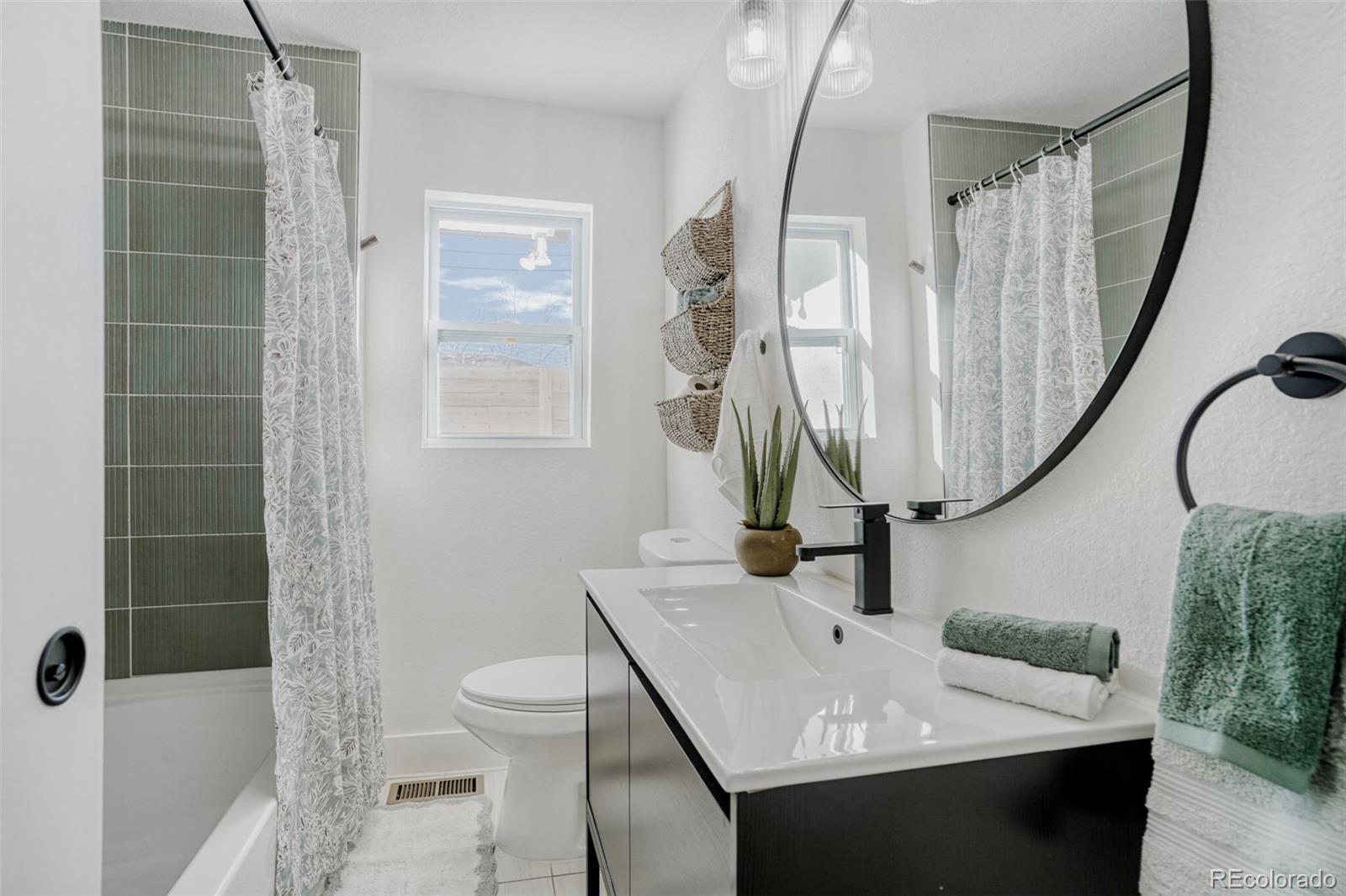 MLS Image #26 for 3670 n glencoe street,denver, Colorado