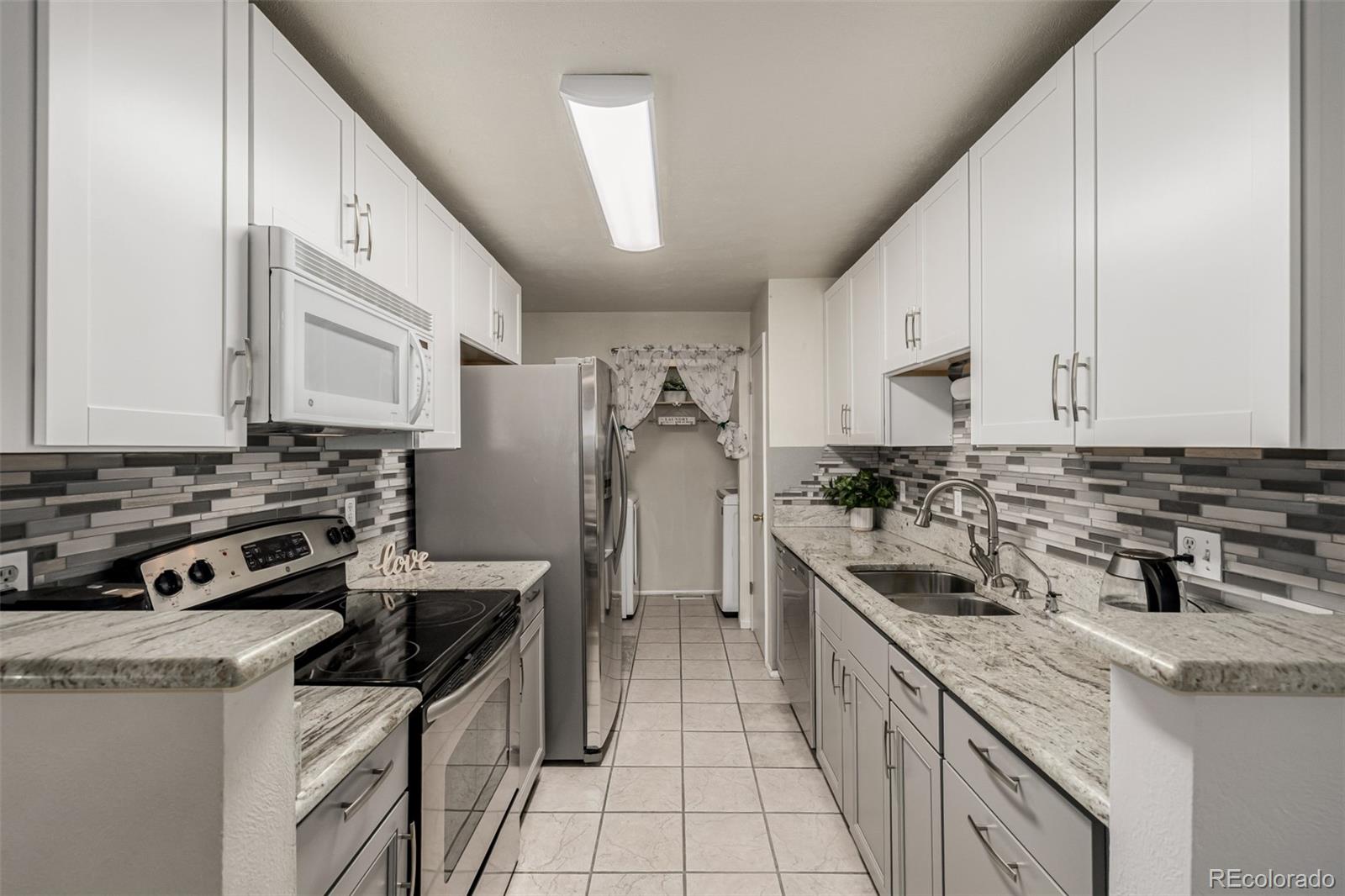MLS Image #13 for 7624  gray way,arvada, Colorado