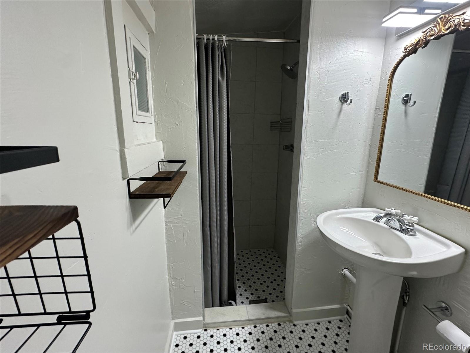 MLS Image #10 for 665 s hazel court,denver, Colorado