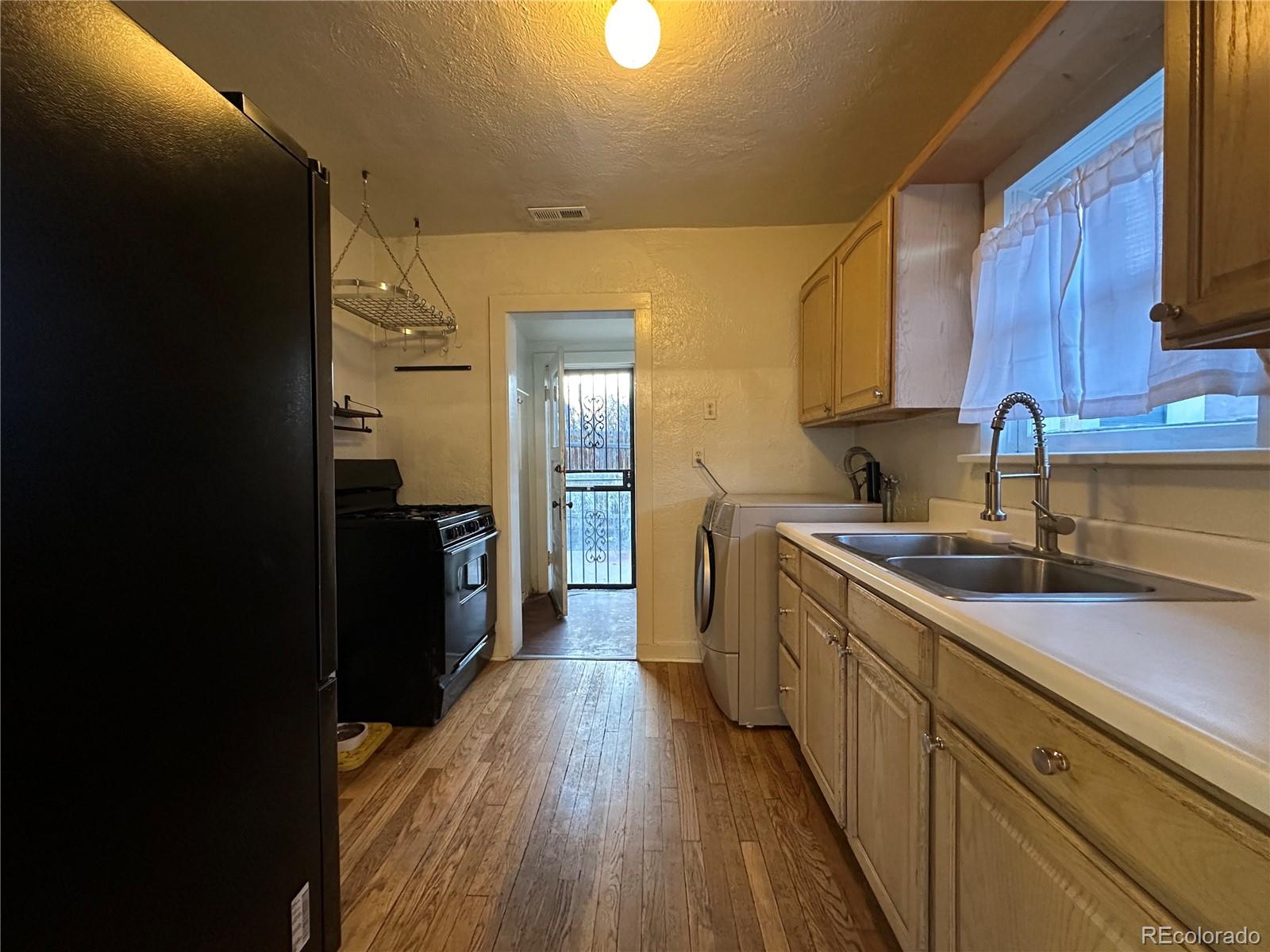 MLS Image #3 for 665 s hazel court,denver, Colorado