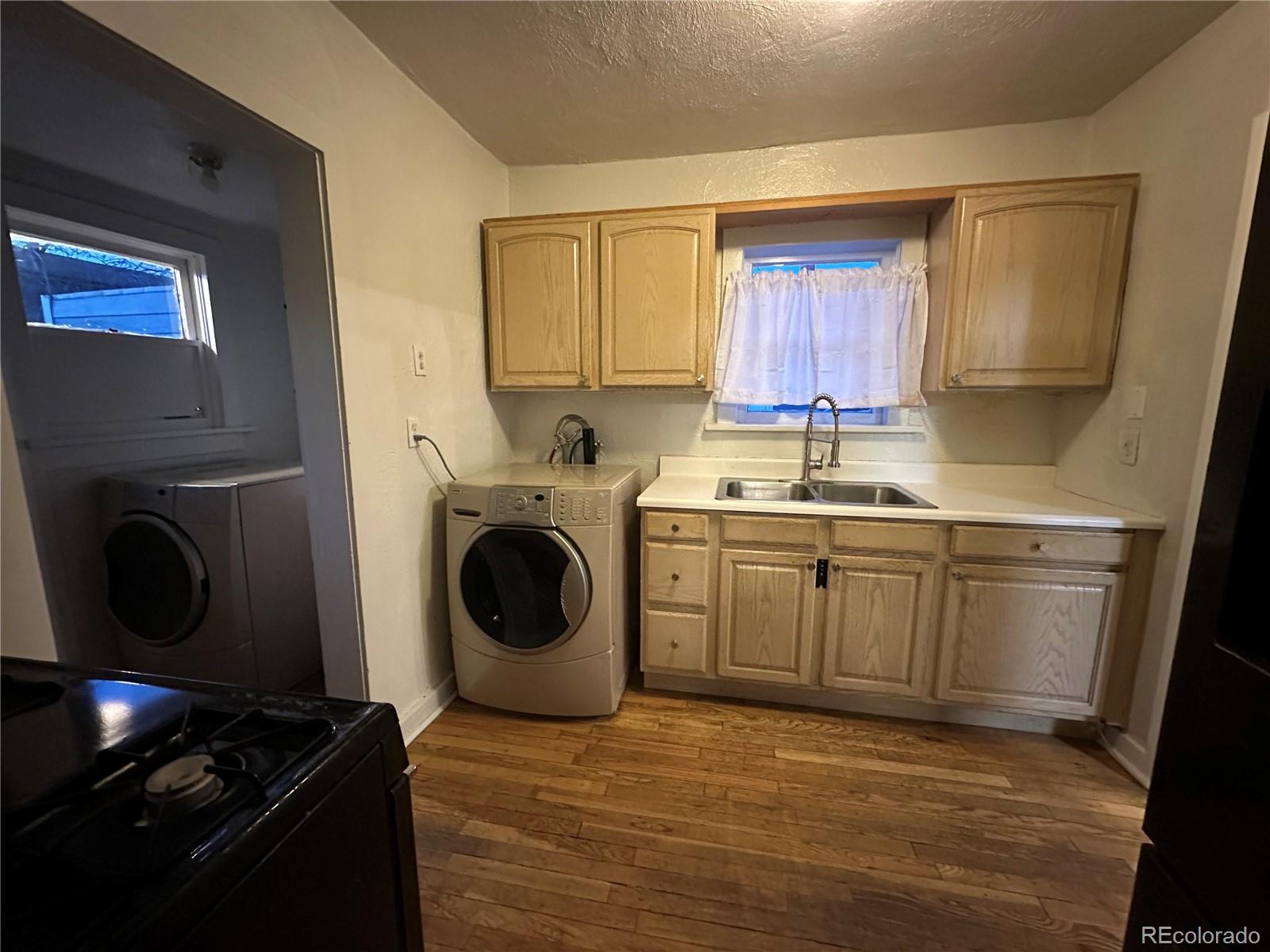 MLS Image #6 for 665 s hazel court,denver, Colorado