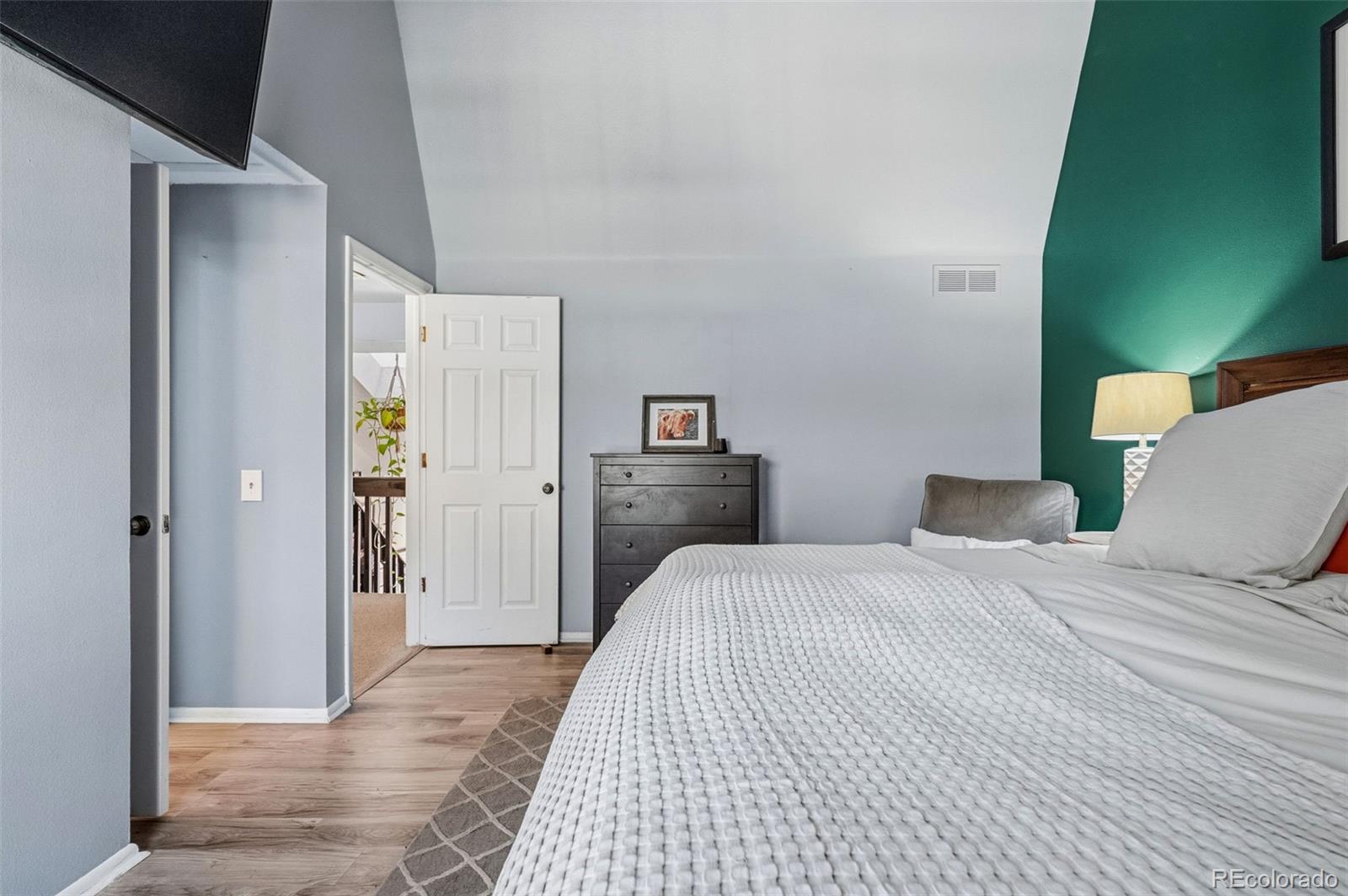 MLS Image #12 for 2061 s helena street d,aurora, Colorado
