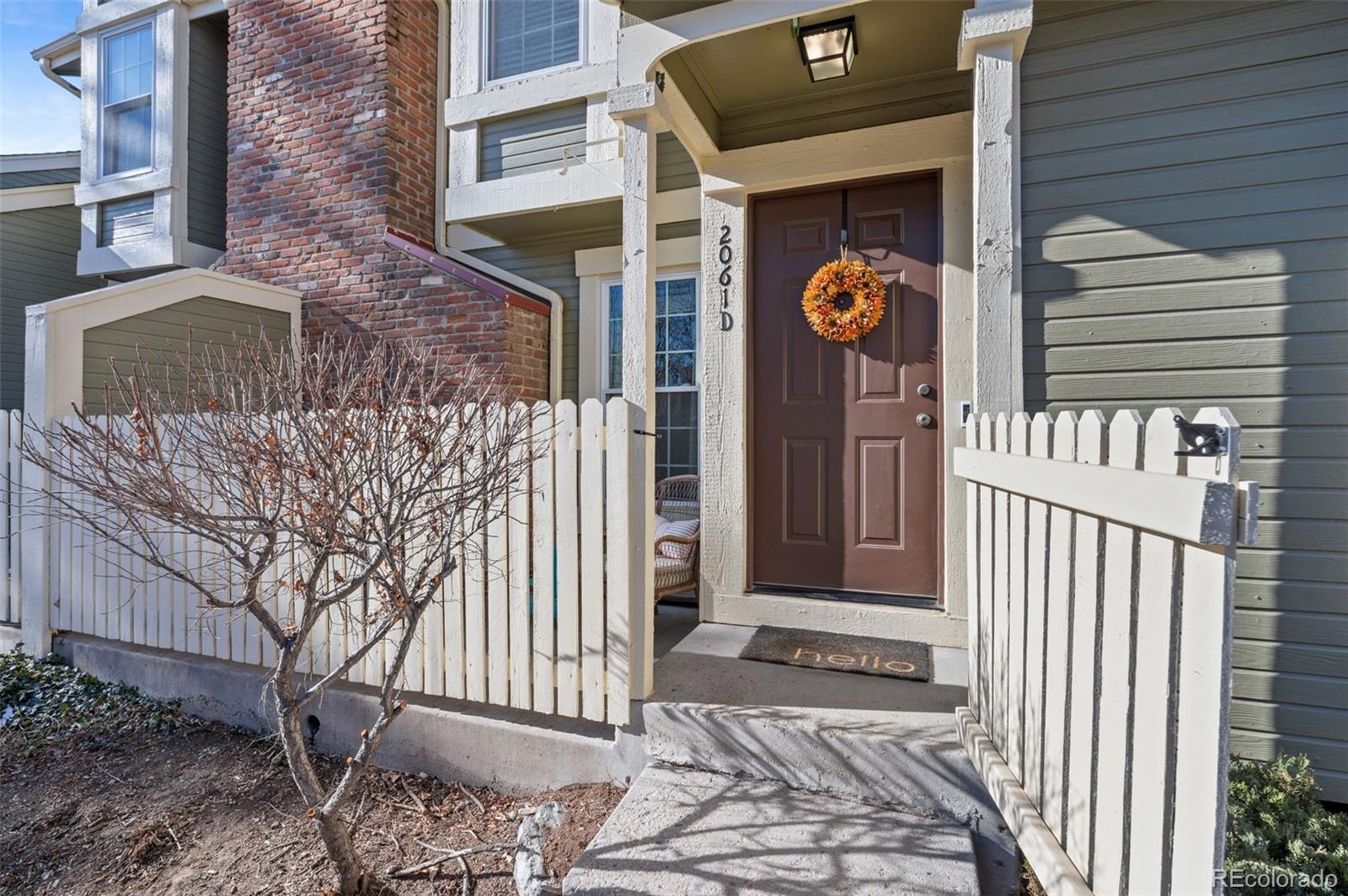 MLS Image #2 for 2061 s helena street d,aurora, Colorado
