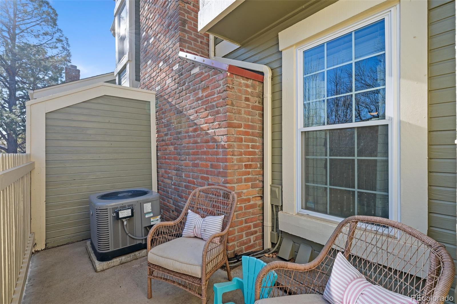 MLS Image #3 for 2061 s helena street d,aurora, Colorado