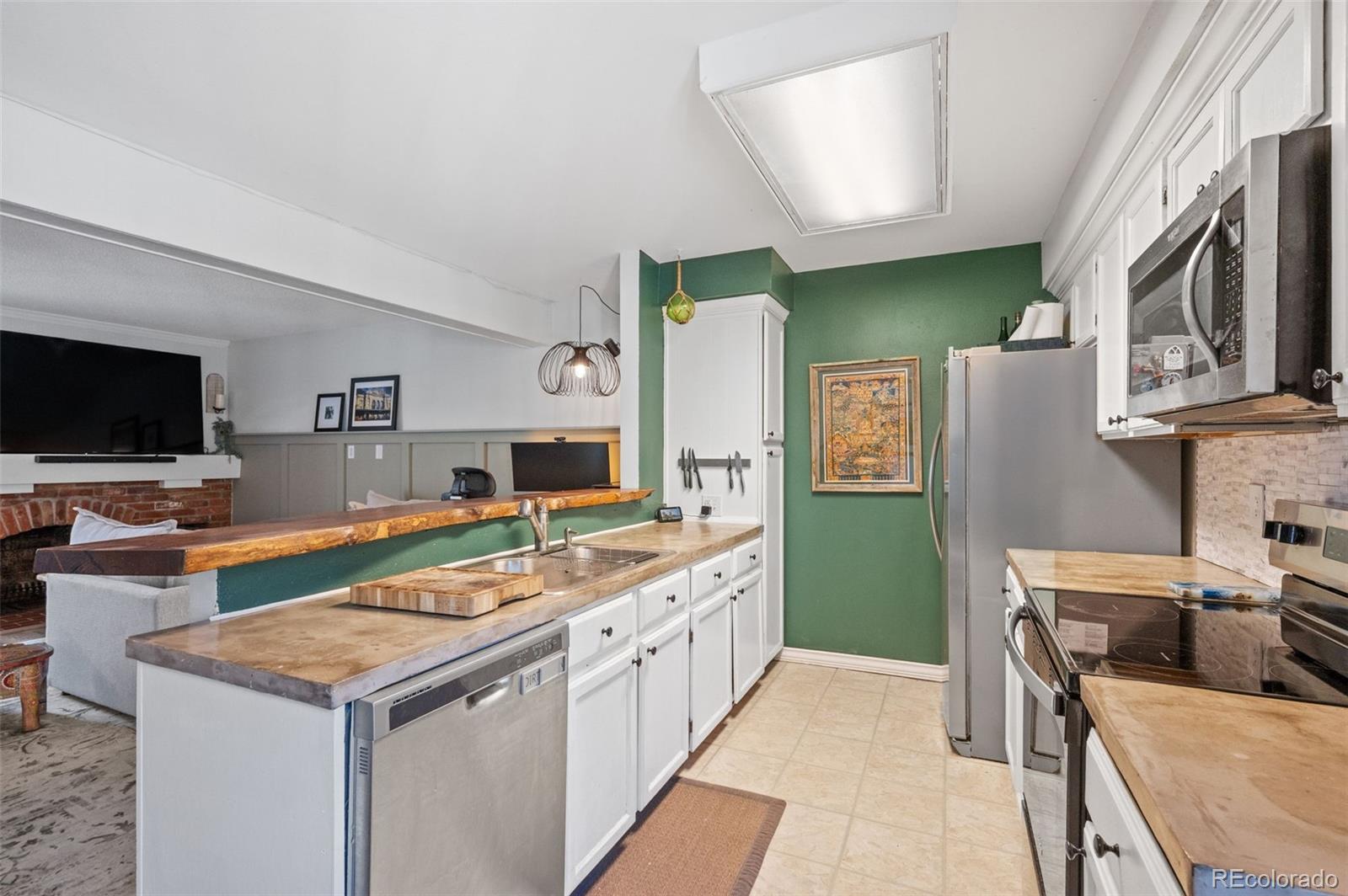 MLS Image #9 for 2061 s helena street d,aurora, Colorado