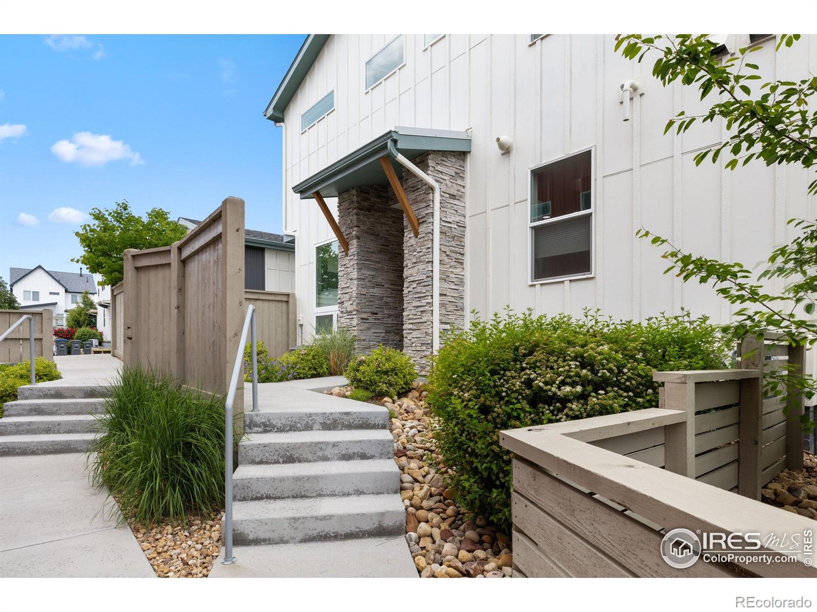 MLS Image #1 for 876  cimarron drive,lafayette, Colorado