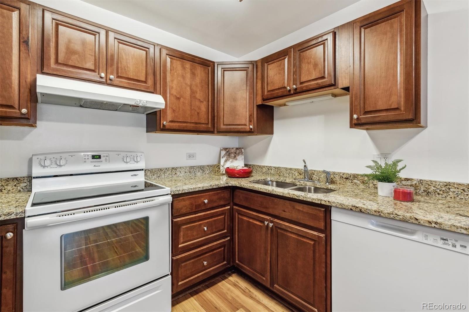 MLS Image #2 for 610 s alton way 8d,denver, Colorado