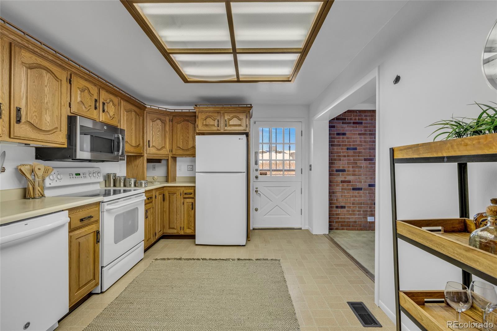 MLS Image #11 for 6961 e arkansas avenue,denver, Colorado