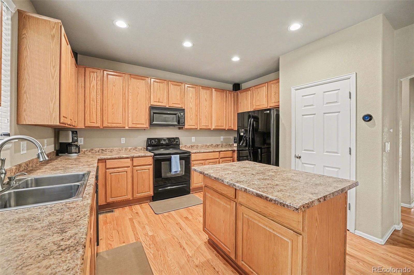 MLS Image #12 for 10939  moline street,commerce city, Colorado