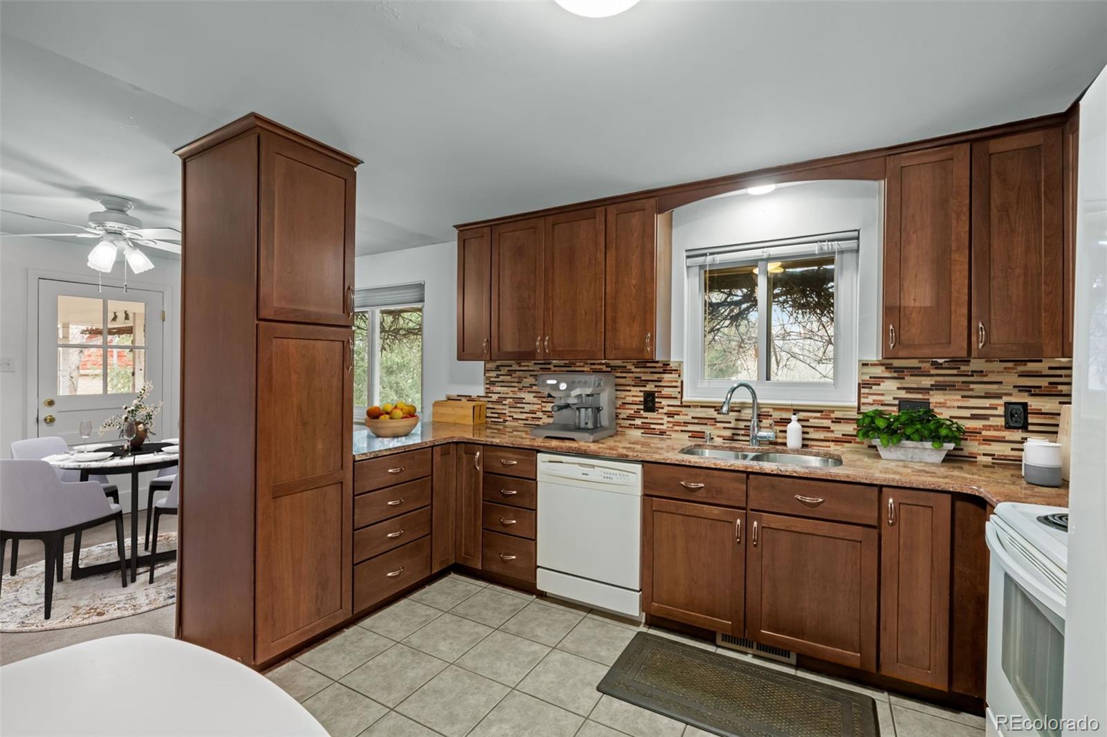 MLS Image #12 for 832 s beech street,lakewood, Colorado