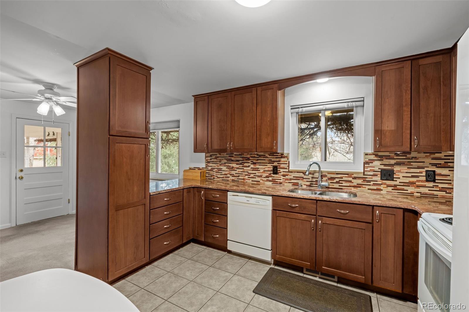MLS Image #13 for 832 s beech street,lakewood, Colorado