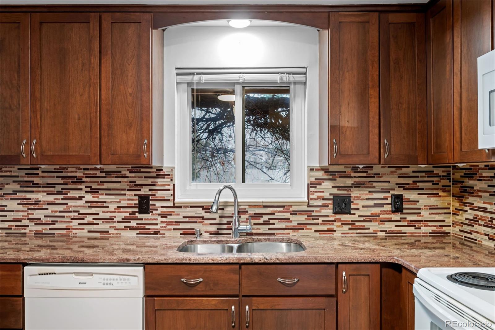 MLS Image #14 for 832 s beech street,lakewood, Colorado